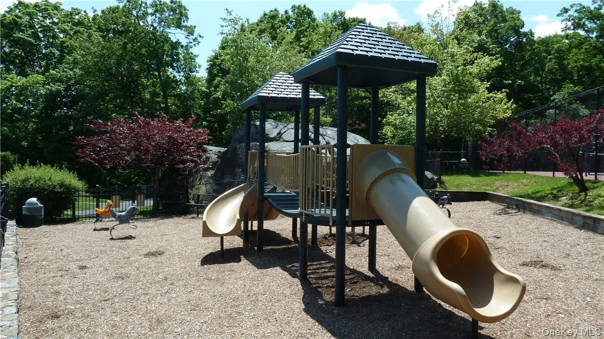 107 Winding Ridge Road, Greenburgh, NY, 4 Bedrooms Bedrooms, 9 Rooms Rooms,3 BathroomsBathrooms,Residential Lease,For Rent,Winding Ridge,0,959990 107 Winding Ridge Road, Greenburgh, NY, 4 Bedrooms Bedrooms, 9 Rooms Rooms,3 BathroomsBathrooms,Residential Lease,For Rent,Winding Ridge,0,959990