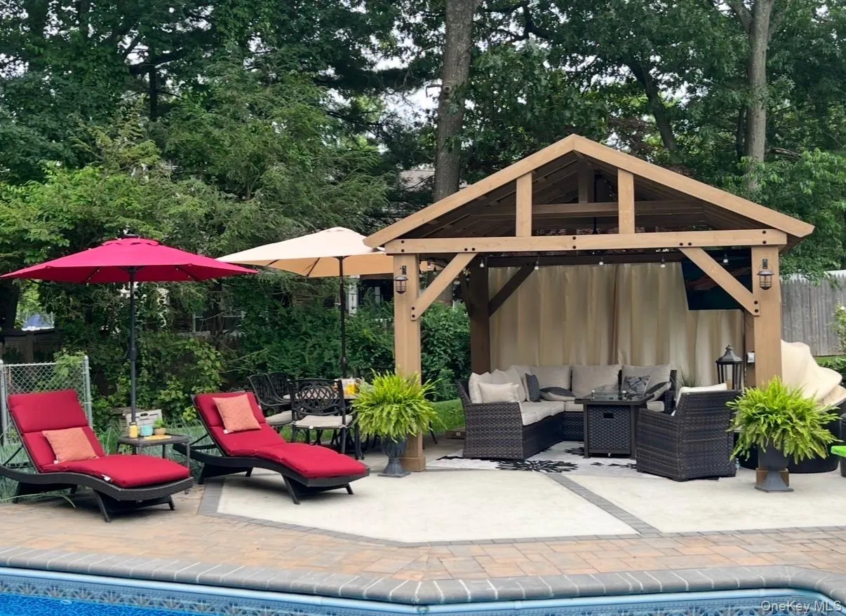10 Alpine Court, Smithtown, NY, 6 Bedrooms Bedrooms, 15 Rooms Rooms,3 BathroomsBathrooms,Residential,For Rent,Alpine,0,959993 10 Alpine Court, Smithtown, NY, 6 Bedrooms Bedrooms, 15 Rooms Rooms,3 BathroomsBathrooms,Residential,For Rent,Alpine,0,959993