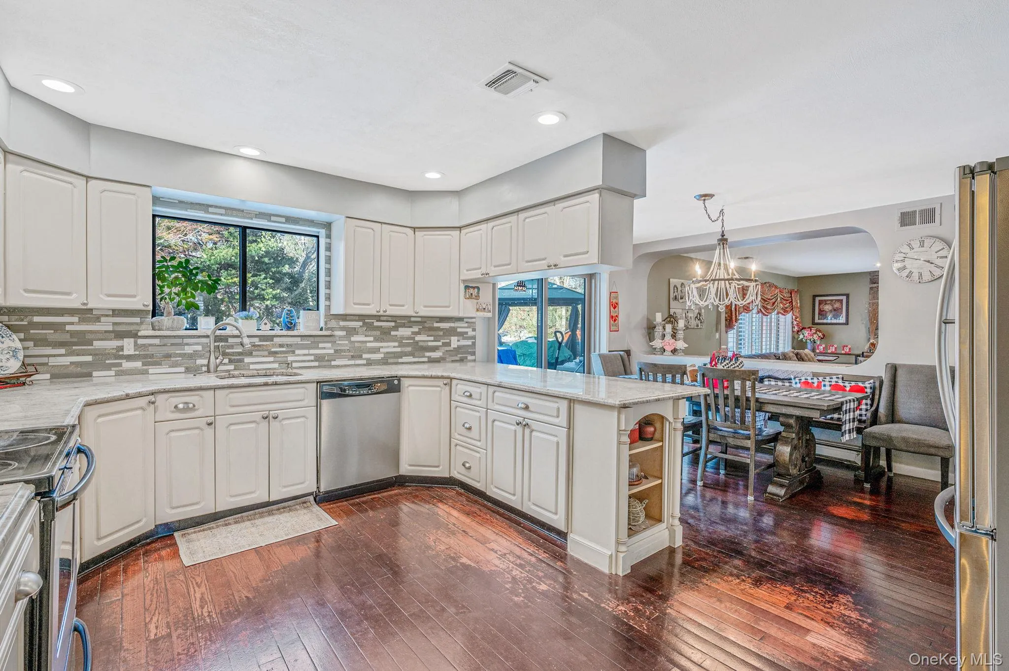 10 Alpine Court, Smithtown, NY, 6 Bedrooms Bedrooms, 15 Rooms Rooms,3 BathroomsBathrooms,Residential,For Rent,Alpine,0,959993 10 Alpine Court, Smithtown, NY, 6 Bedrooms Bedrooms, 15 Rooms Rooms,3 BathroomsBathrooms,Residential,For Rent,Alpine,0,959993