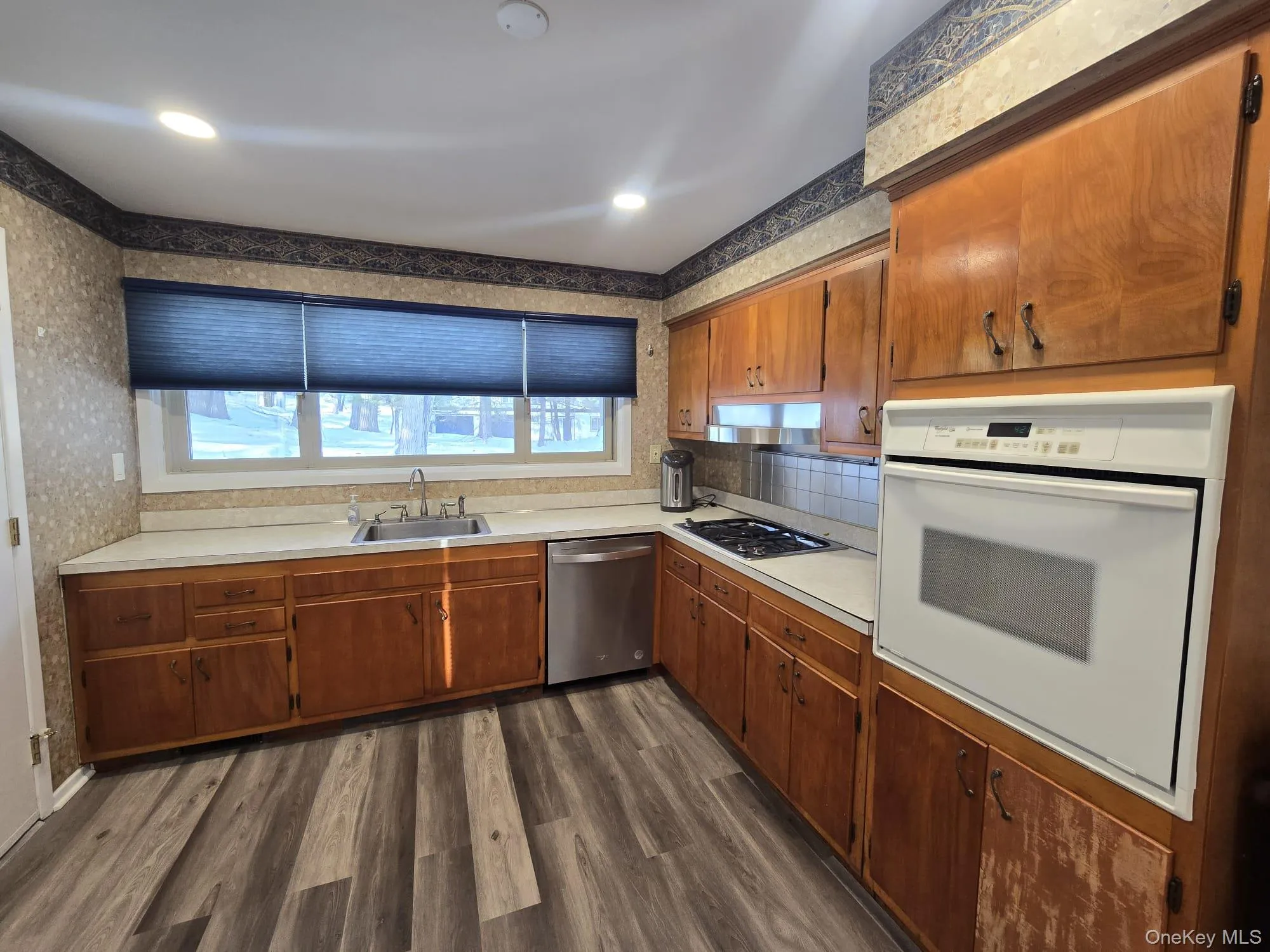 10 Chestnut Drive, Haverstraw, NY, 4 Bedrooms Bedrooms, 12 Rooms Rooms,2 BathroomsBathrooms,Residential Lease,For Rent,Chestnut,0,960019 10 Chestnut Drive, Haverstraw, NY, 4 Bedrooms Bedrooms, 12 Rooms Rooms,2 BathroomsBathrooms,Residential Lease,For Rent,Chestnut,0,960019