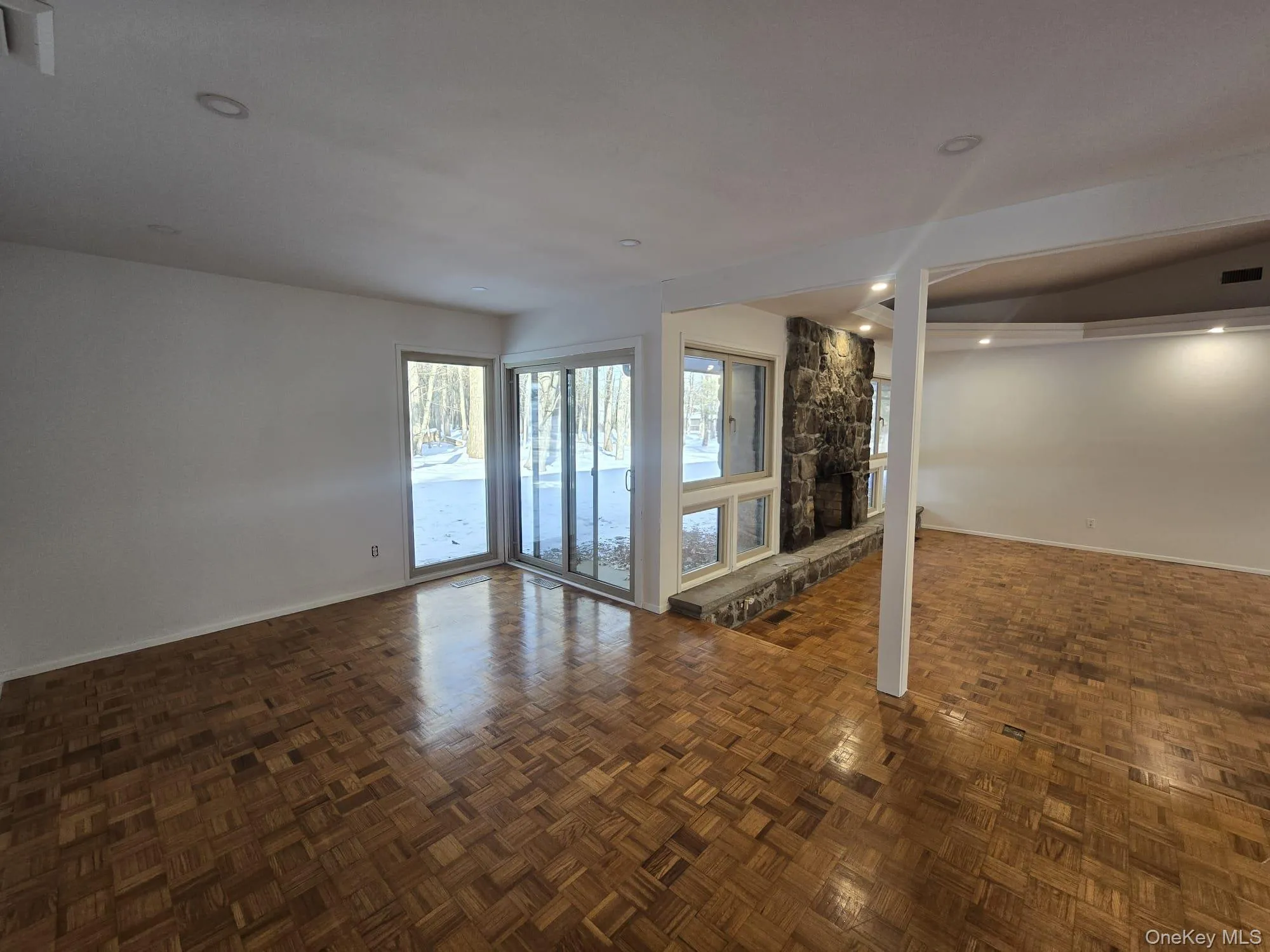 10 Chestnut Drive, Haverstraw, NY, 4 Bedrooms Bedrooms, 12 Rooms Rooms,2 BathroomsBathrooms,Residential Lease,For Rent,Chestnut,0,960019 10 Chestnut Drive, Haverstraw, NY, 4 Bedrooms Bedrooms, 12 Rooms Rooms,2 BathroomsBathrooms,Residential Lease,For Rent,Chestnut,0,960019