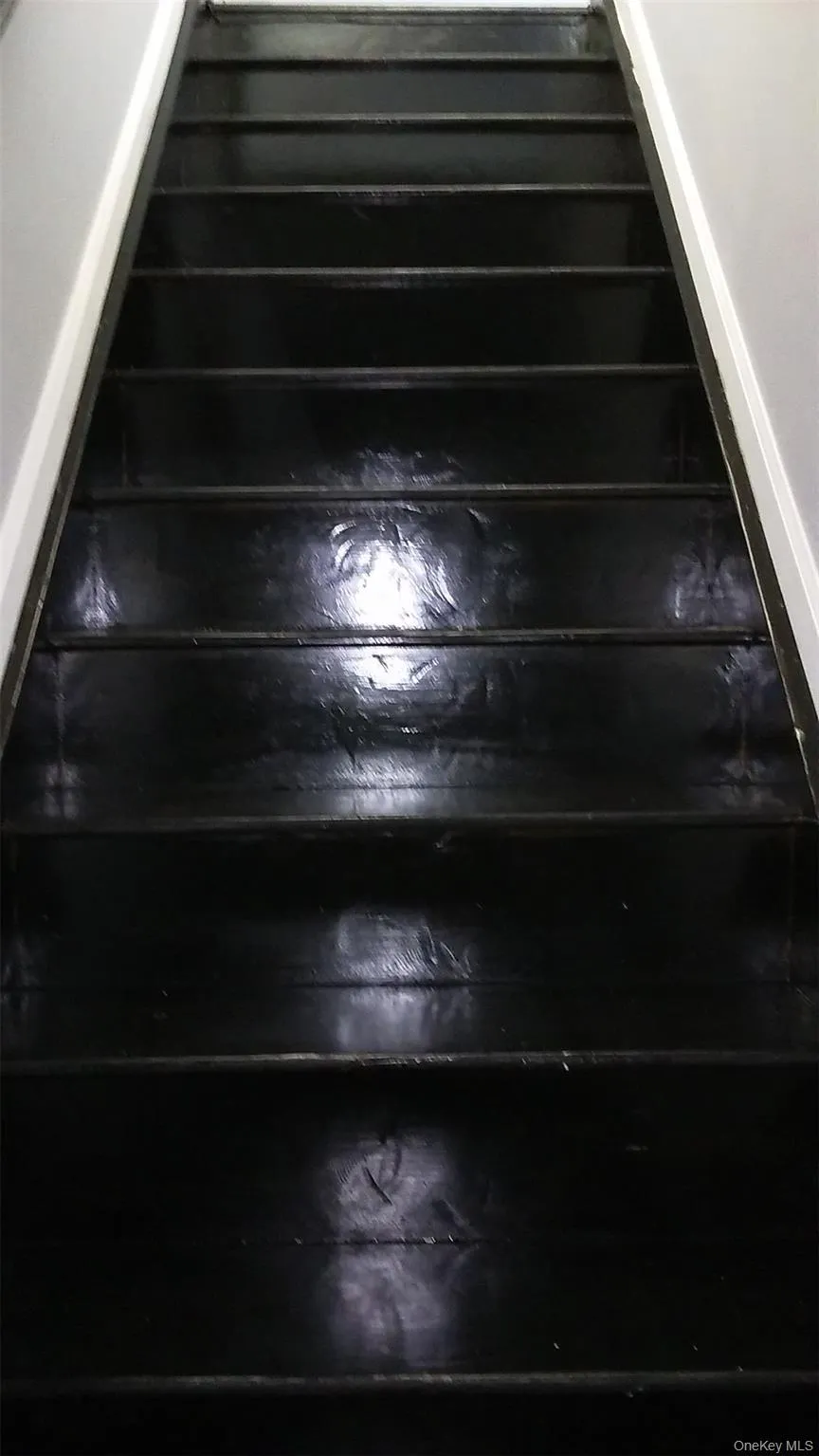 97-56 105th Street, New York, NY, 3 Bedrooms Bedrooms, 7 Rooms Rooms,2 BathroomsBathrooms,Residential Lease,For Rent,105th,0,960069 97-56 105th Street, New York, NY, 3 Bedrooms Bedrooms, 7 Rooms Rooms,2 BathroomsBathrooms,Residential Lease,For Rent,105th,0,960069