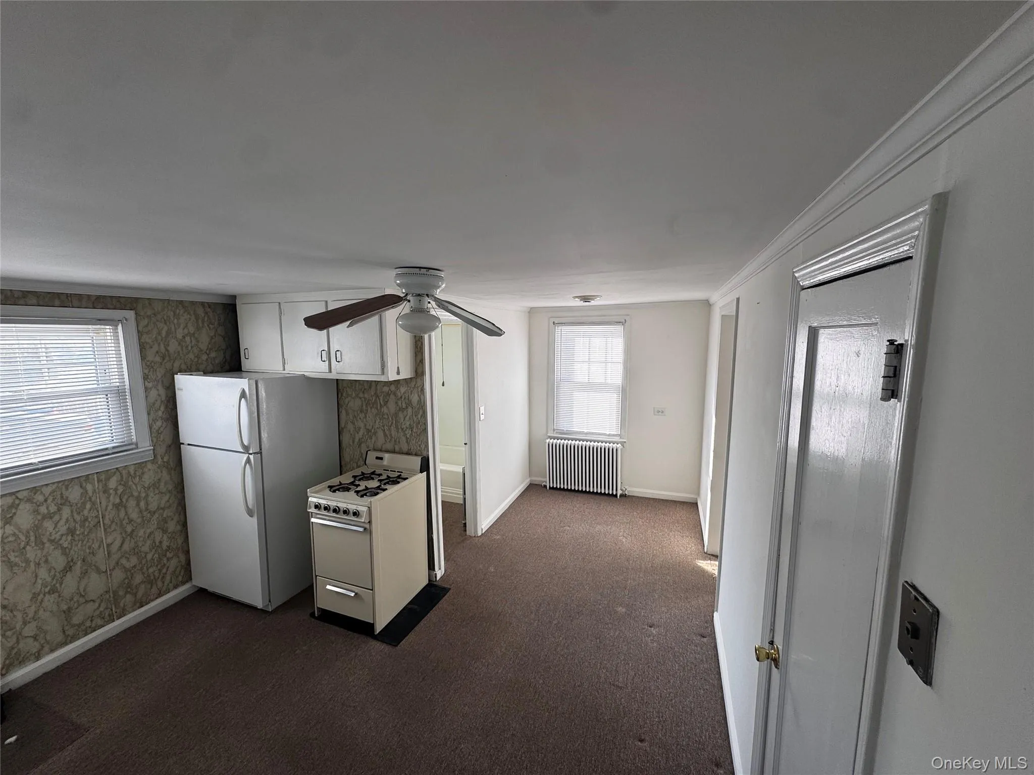 651 Carlls Path, Babylon, NY, 1 Bedroom Bedrooms, 4 Rooms Rooms,1 BathroomBathrooms,Residential Lease,For Rent,Carlls,0,960077 651 Carlls Path, Babylon, NY, 1 Bedroom Bedrooms, 4 Rooms Rooms,1 BathroomBathrooms,Residential Lease,For Rent,Carlls,0,960077