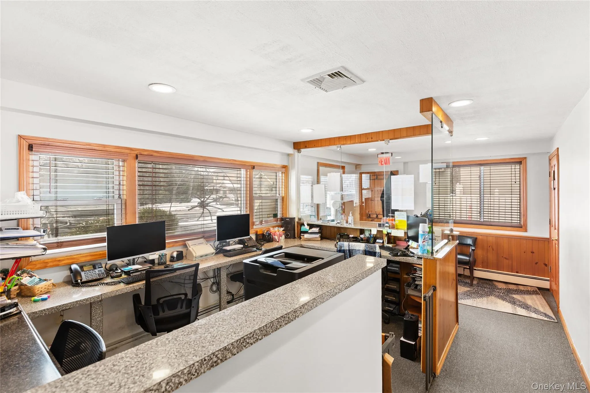 925 Deer Park Avenue, Babylon, NY, ,Commercial Lease,For Rent,Deer Park,0,960088 925 Deer Park Avenue, Babylon, NY, ,Commercial Lease,For Rent,Deer Park,0,960088