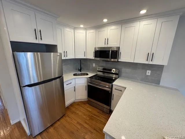69-43 Almeda Avenue, New York, NY, 3 Bedrooms Bedrooms, 5 Rooms Rooms,1 BathroomBathrooms,Residential Lease,For Rent,Almeda,0,960098 69-43 Almeda Avenue, New York, NY, 3 Bedrooms Bedrooms, 5 Rooms Rooms,1 BathroomBathrooms,Residential Lease,For Rent,Almeda,0,960098