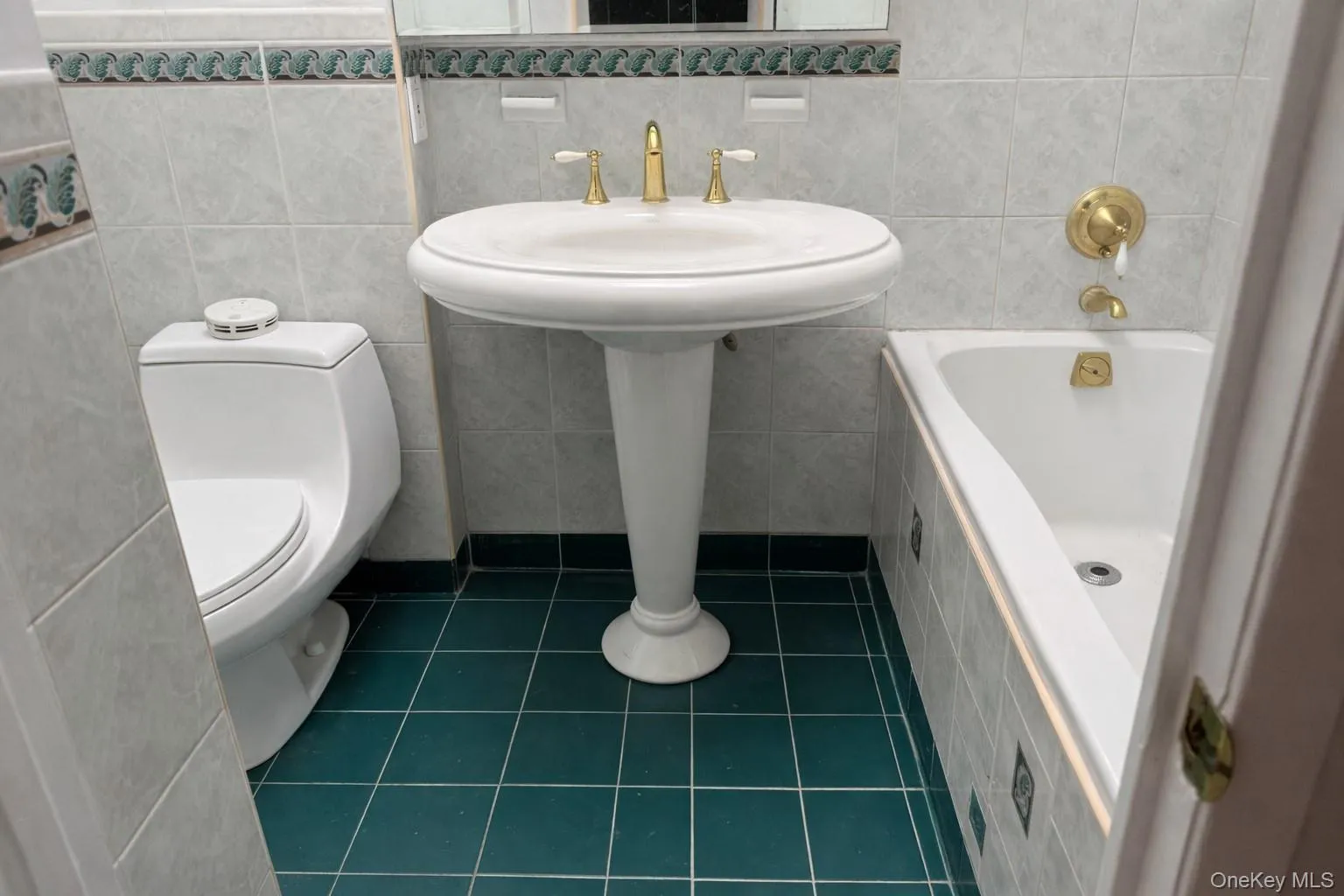 19-16 150th Street, New York, NY, 2 Bedrooms Bedrooms, 4 Rooms Rooms,1 BathroomBathrooms,Residential Lease,For Rent,150th,0,960100 19-16 150th Street, New York, NY, 2 Bedrooms Bedrooms, 4 Rooms Rooms,1 BathroomBathrooms,Residential Lease,For Rent,150th,0,960100