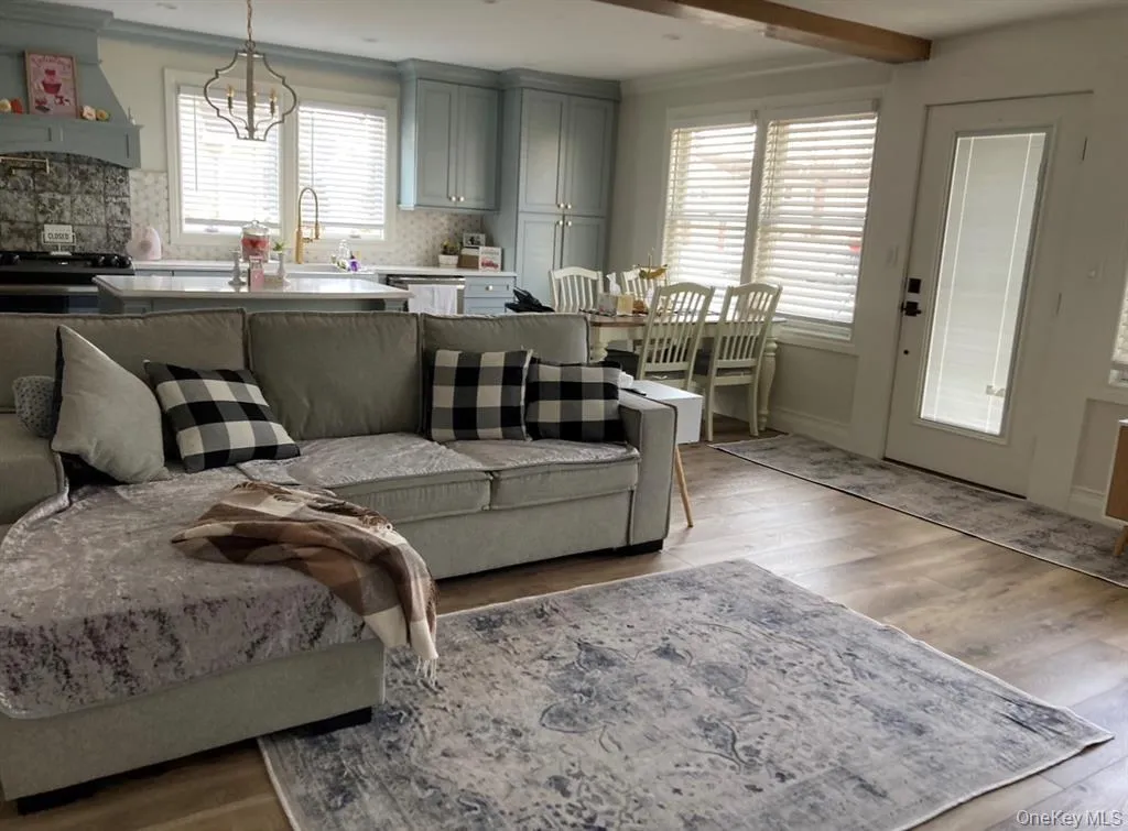 286 Beachview Street, Babylon, NY, 4 Bedrooms Bedrooms, 9 Rooms Rooms,3 BathroomsBathrooms,Residential Lease,For Rent,Beachview,0,960102 286 Beachview Street, Babylon, NY, 4 Bedrooms Bedrooms, 9 Rooms Rooms,3 BathroomsBathrooms,Residential Lease,For Rent,Beachview,0,960102