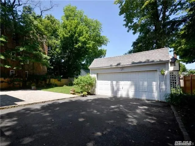 25 Gaynor Avenue, North Hempstead, NY, 3 Bedrooms Bedrooms, 8 Rooms Rooms,2 BathroomsBathrooms,Residential Lease,For Rent,Gaynor,0,960118 25 Gaynor Avenue, North Hempstead, NY, 3 Bedrooms Bedrooms, 8 Rooms Rooms,2 BathroomsBathrooms,Residential Lease,For Rent,Gaynor,0,960118