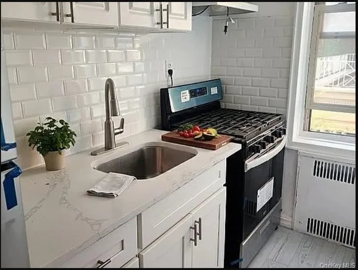 84-49 168th St, New York, NY, 1 Bedroom Bedrooms, 4 Rooms Rooms,1 BathroomBathrooms,Residential,For Rent,168th St,0,960133 84-49 168th St, New York, NY, 1 Bedroom Bedrooms, 4 Rooms Rooms,1 BathroomBathrooms,Residential,For Rent,168th St,0,960133