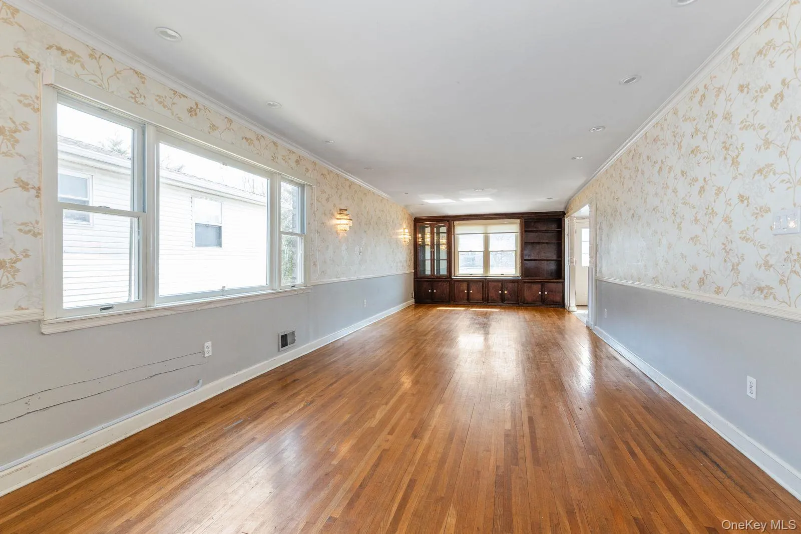 607 Lanett Avenue, New York, NY, 5 Bedrooms Bedrooms, 9 Rooms Rooms,3 BathroomsBathrooms,Residential,For Rent,Lanett,0,960134 607 Lanett Avenue, New York, NY, 5 Bedrooms Bedrooms, 9 Rooms Rooms,3 BathroomsBathrooms,Residential,For Rent,Lanett,0,960134
