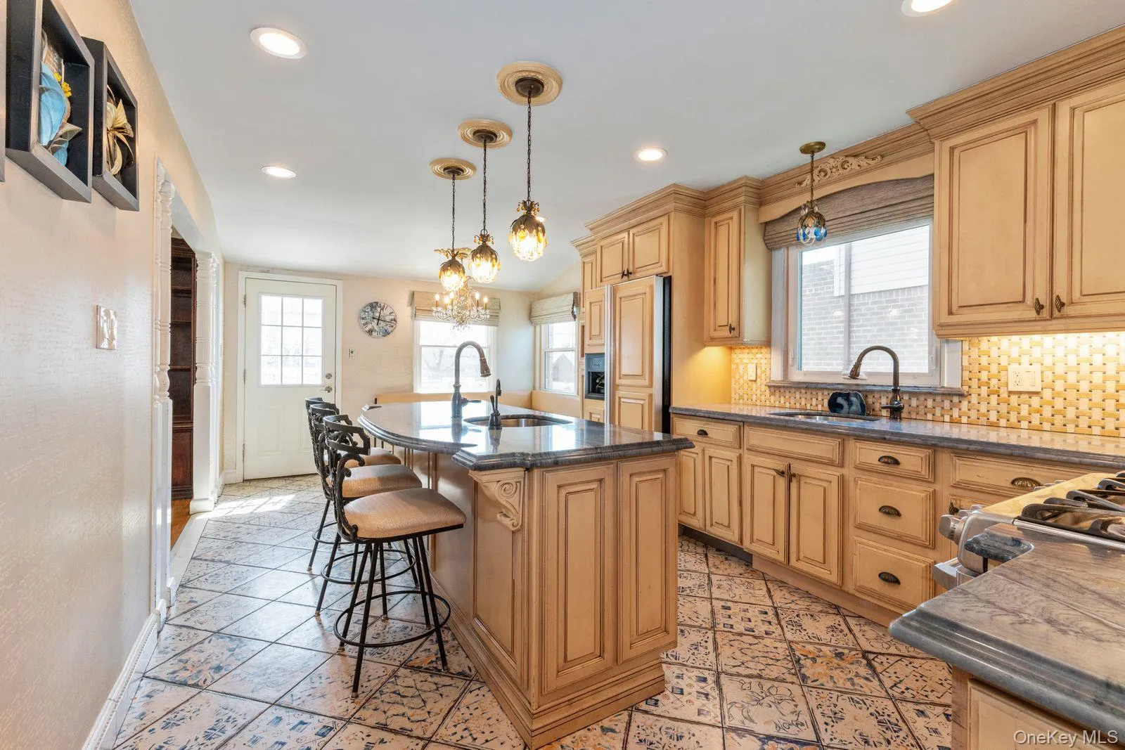 607 Lanett Avenue, New York, NY, 5 Bedrooms Bedrooms, 9 Rooms Rooms,3 BathroomsBathrooms,Residential,For Rent,Lanett,0,960134 607 Lanett Avenue, New York, NY, 5 Bedrooms Bedrooms, 9 Rooms Rooms,3 BathroomsBathrooms,Residential,For Rent,Lanett,0,960134