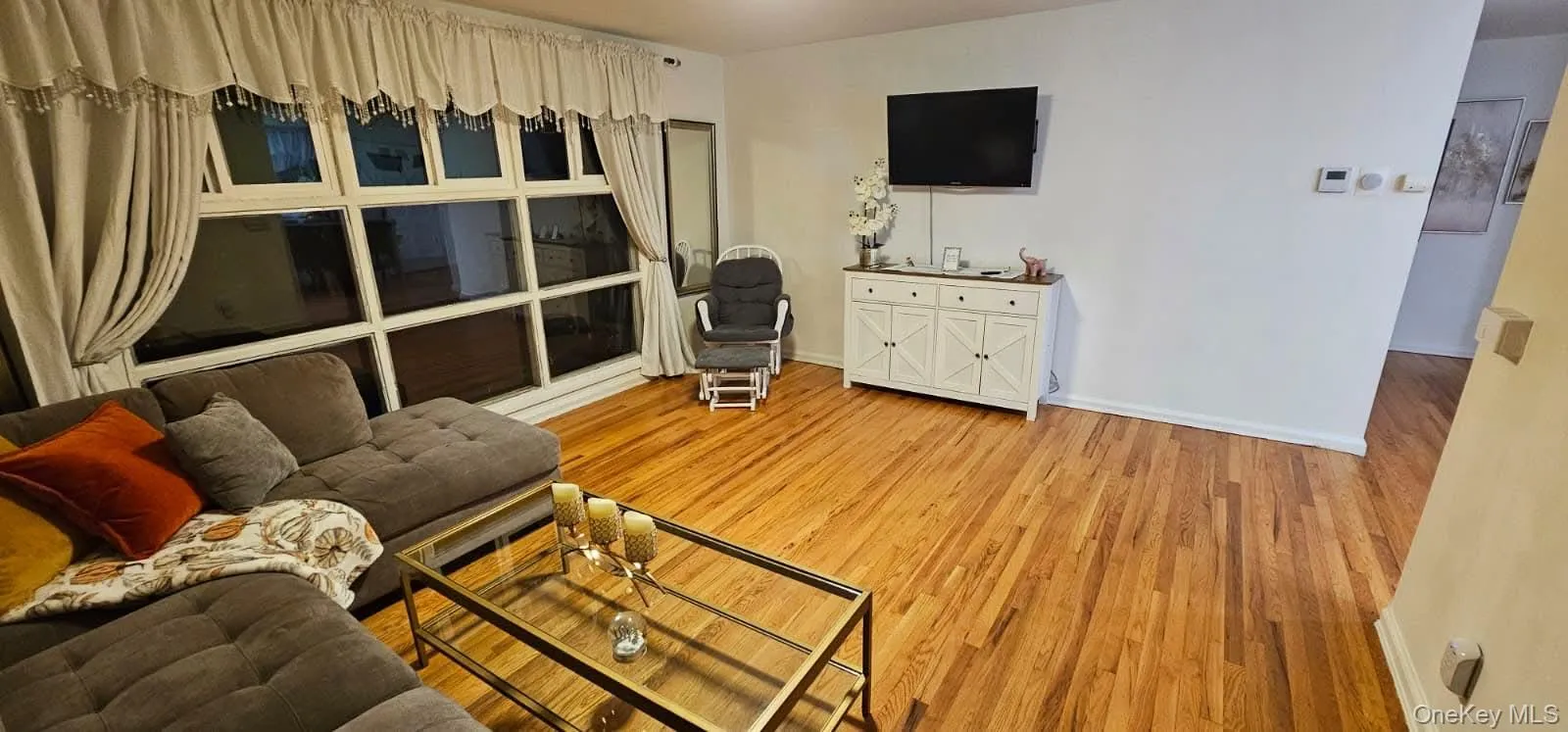 1 Blackford Avenue, Yonkers, NY, 3 Bedrooms Bedrooms, 7 Rooms Rooms,2 BathroomsBathrooms,Residential Lease,For Rent,Blackford,0,960141 1 Blackford Avenue, Yonkers, NY, 3 Bedrooms Bedrooms, 7 Rooms Rooms,2 BathroomsBathrooms,Residential Lease,For Rent,Blackford,0,960141