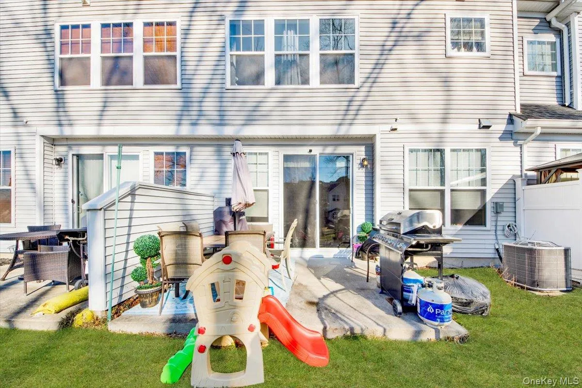 4 Kless Court, Middletown, NY, 3 Bedrooms Bedrooms, 7 Rooms Rooms,2 BathroomsBathrooms,Residential Sale,For Rent,Kless,0,960173 4 Kless Court, Middletown, NY, 3 Bedrooms Bedrooms, 7 Rooms Rooms,2 BathroomsBathrooms,Residential Sale,For Rent,Kless,0,960173