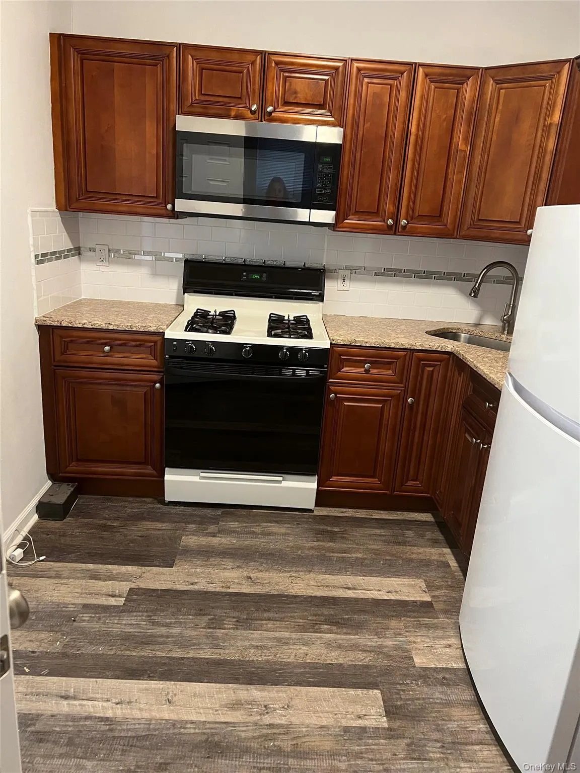 3603 28th Avenue, New York, NY, 1 Bedroom Bedrooms, 3 Rooms Rooms,1 BathroomBathrooms,Residential Lease,For Rent,28th,0,960195 3603 28th Avenue, New York, NY, 1 Bedroom Bedrooms, 3 Rooms Rooms,1 BathroomBathrooms,Residential Lease,For Rent,28th,0,960195