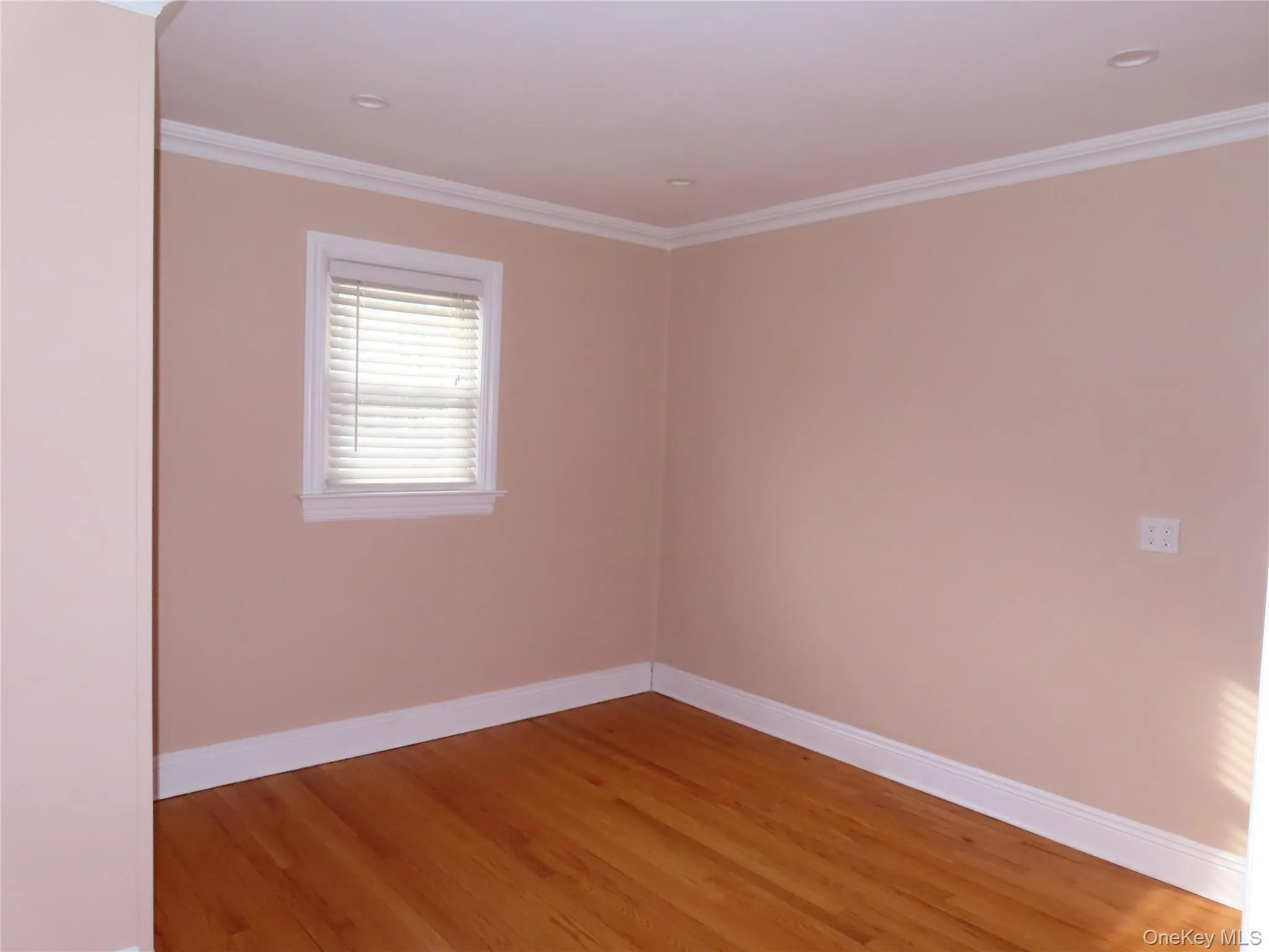 195 Broadway, Huntington, NY, ,Commercial Lease,For Rent,Broadway,0,960206 195 Broadway, Huntington, NY, ,Commercial Lease,For Rent,Broadway,0,960206