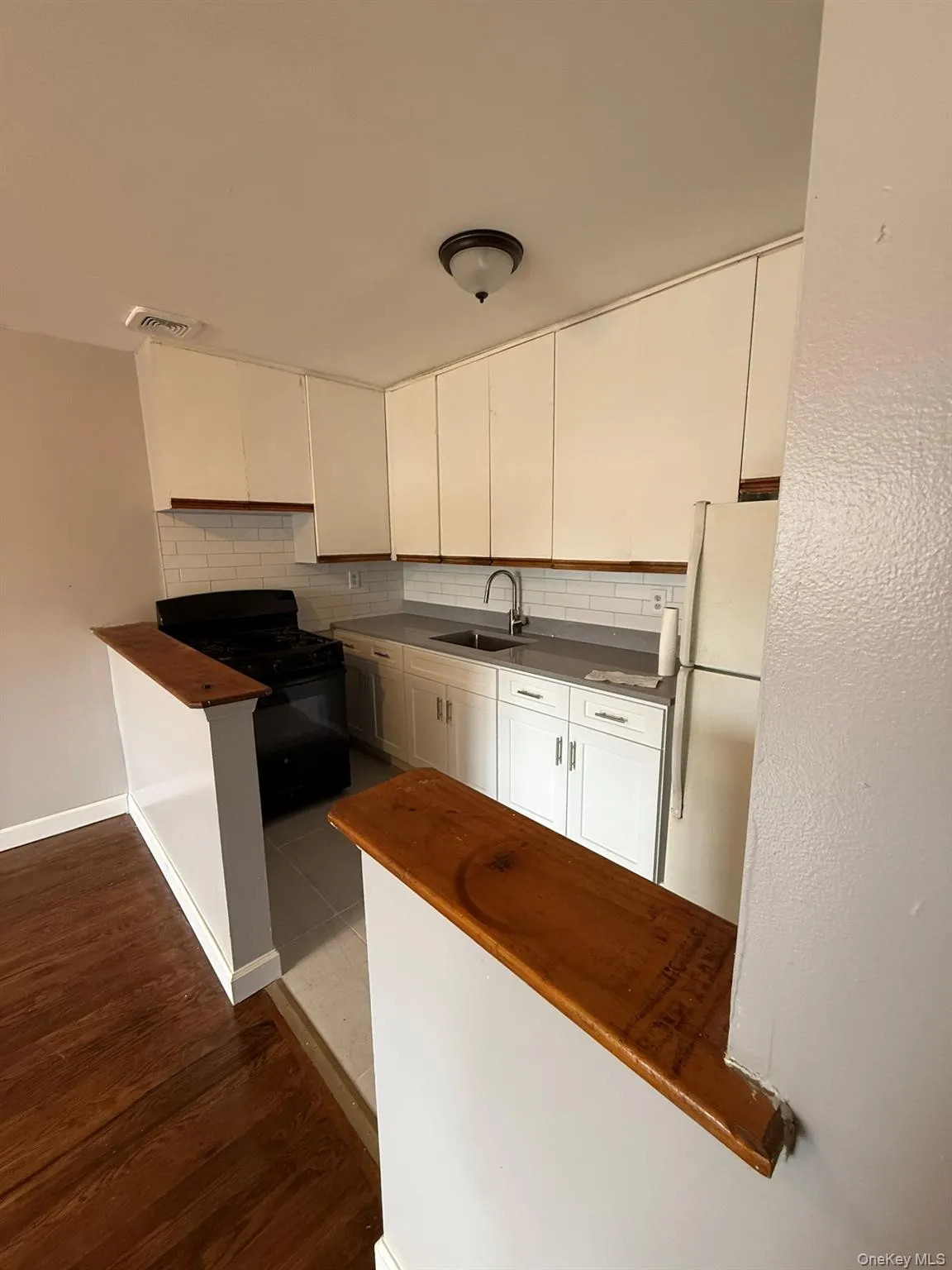 106-12 156th Street, New York, NY, 3 Bedrooms Bedrooms, 7 Rooms Rooms,2 BathroomsBathrooms,Residential Lease,For Rent,156th,0,960272 106-12 156th Street, New York, NY, 3 Bedrooms Bedrooms, 7 Rooms Rooms,2 BathroomsBathrooms,Residential Lease,For Rent,156th,0,960272