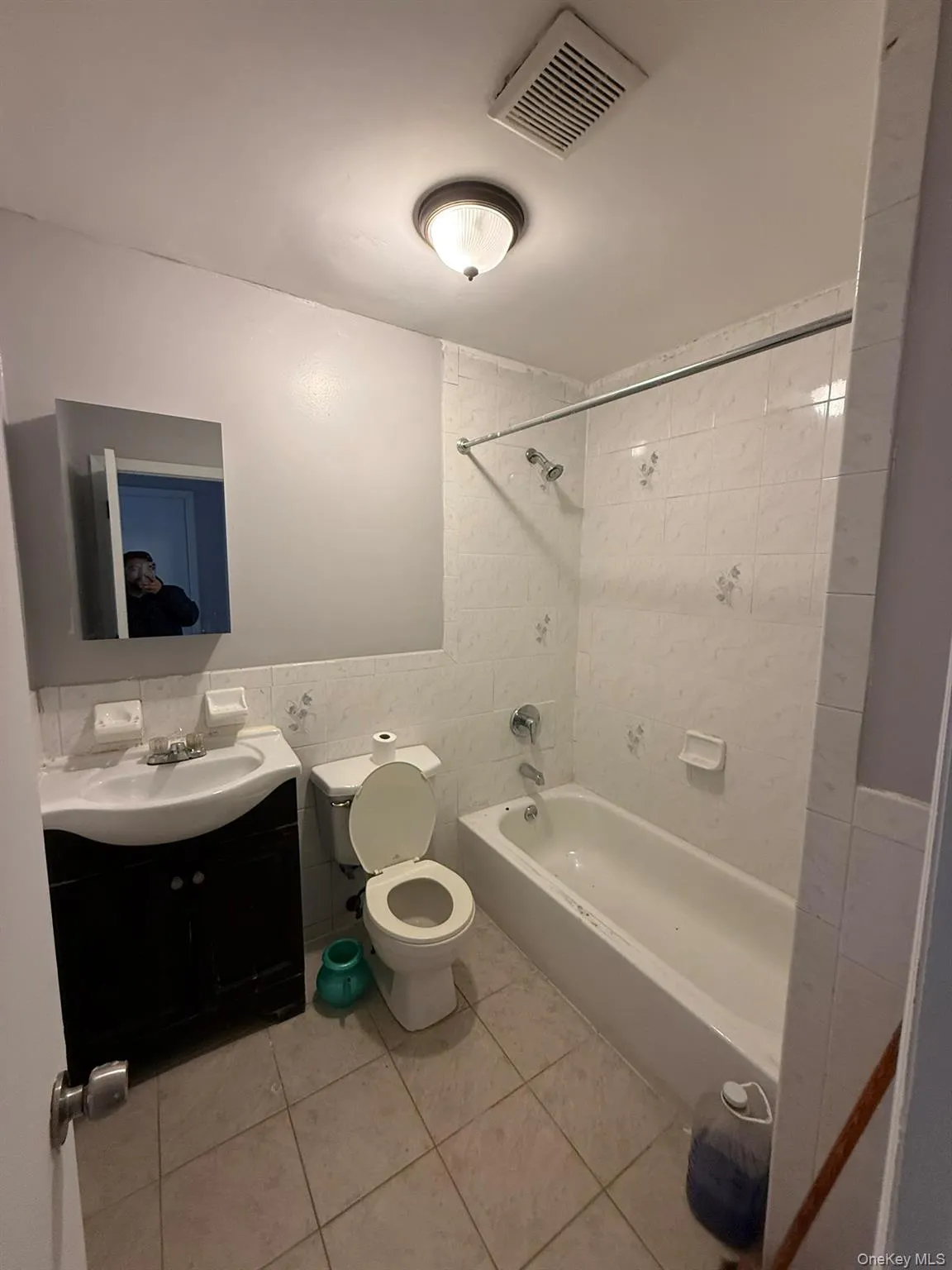 106-12 156th Street, New York, NY, 3 Bedrooms Bedrooms, 7 Rooms Rooms,2 BathroomsBathrooms,Residential Lease,For Rent,156th,0,960272 106-12 156th Street, New York, NY, 3 Bedrooms Bedrooms, 7 Rooms Rooms,2 BathroomsBathrooms,Residential Lease,For Rent,156th,0,960272