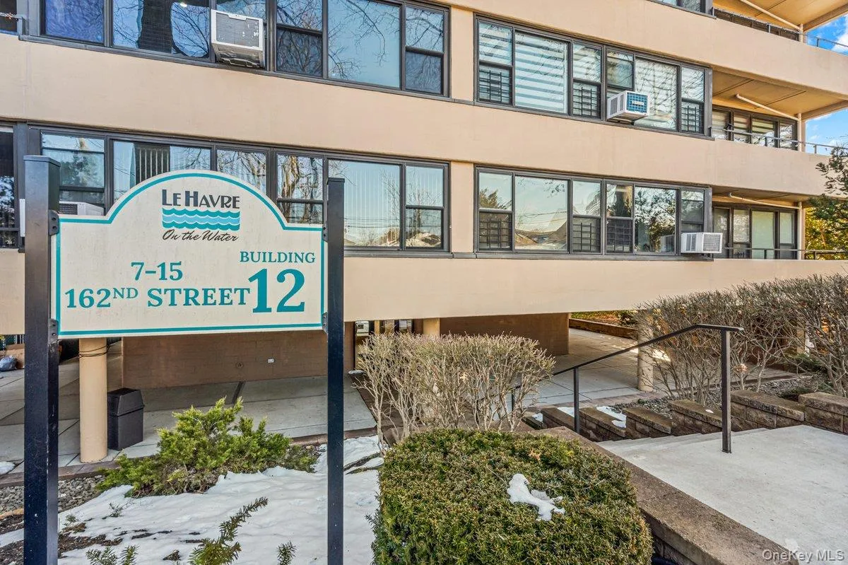 7-15 162nd Street, New York, NY, 1 Bedroom Bedrooms, 4 Rooms Rooms,1 BathroomBathrooms,Residential,For Rent,162nd,0,960289 7-15 162nd Street, New York, NY, 1 Bedroom Bedrooms, 4 Rooms Rooms,1 BathroomBathrooms,Residential,For Rent,162nd,0,960289