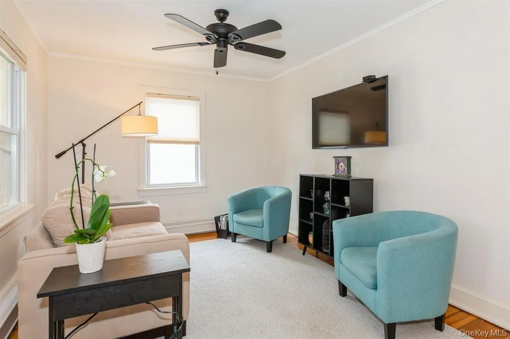 Bright Livingroom Bright Livingroom