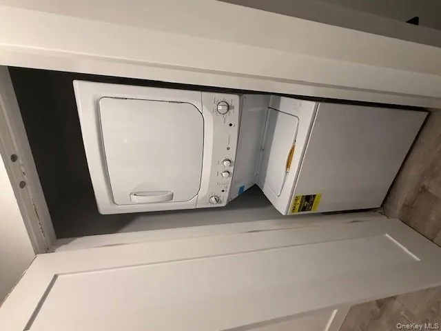 19 Bellport Lane, Brookhaven, NY, 2 Bedrooms Bedrooms, 3 Rooms Rooms,1 BathroomBathrooms,Residential Lease,For Rent,Bellport,0,960345 19 Bellport Lane, Brookhaven, NY, 2 Bedrooms Bedrooms, 3 Rooms Rooms,1 BathroomBathrooms,Residential Lease,For Rent,Bellport,0,960345