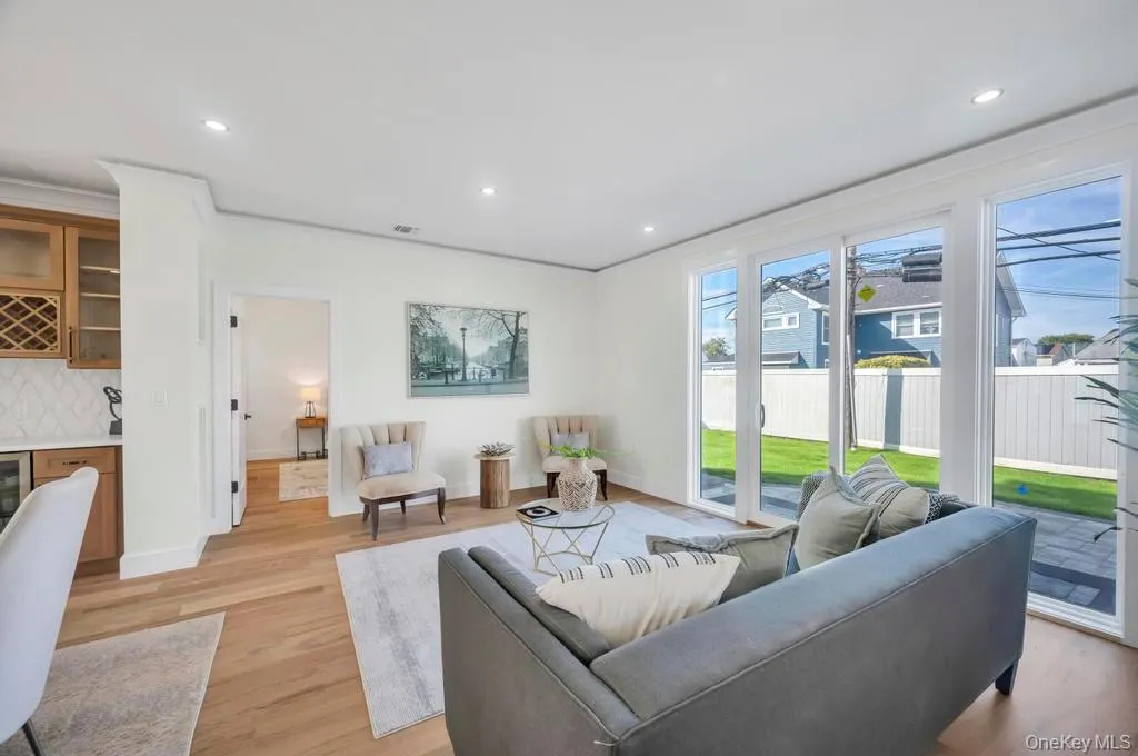 43 Cabot Lane, Oyster Bay, NY, 5 Bedrooms Bedrooms, 10 Rooms Rooms,6 BathroomsBathrooms,Residential,For Rent,Cabot,0,960389 43 Cabot Lane, Oyster Bay, NY, 5 Bedrooms Bedrooms, 10 Rooms Rooms,6 BathroomsBathrooms,Residential,For Rent,Cabot,0,960389