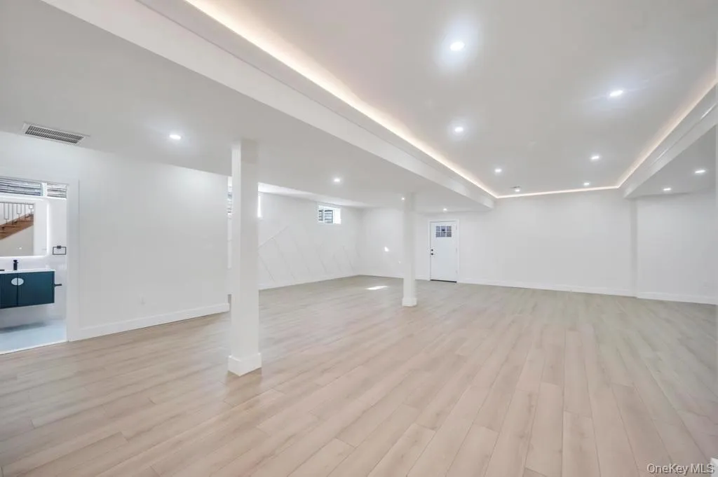 43 Cabot Lane, Oyster Bay, NY, 5 Bedrooms Bedrooms, 10 Rooms Rooms,6 BathroomsBathrooms,Residential,For Rent,Cabot,0,960389 43 Cabot Lane, Oyster Bay, NY, 5 Bedrooms Bedrooms, 10 Rooms Rooms,6 BathroomsBathrooms,Residential,For Rent,Cabot,0,960389