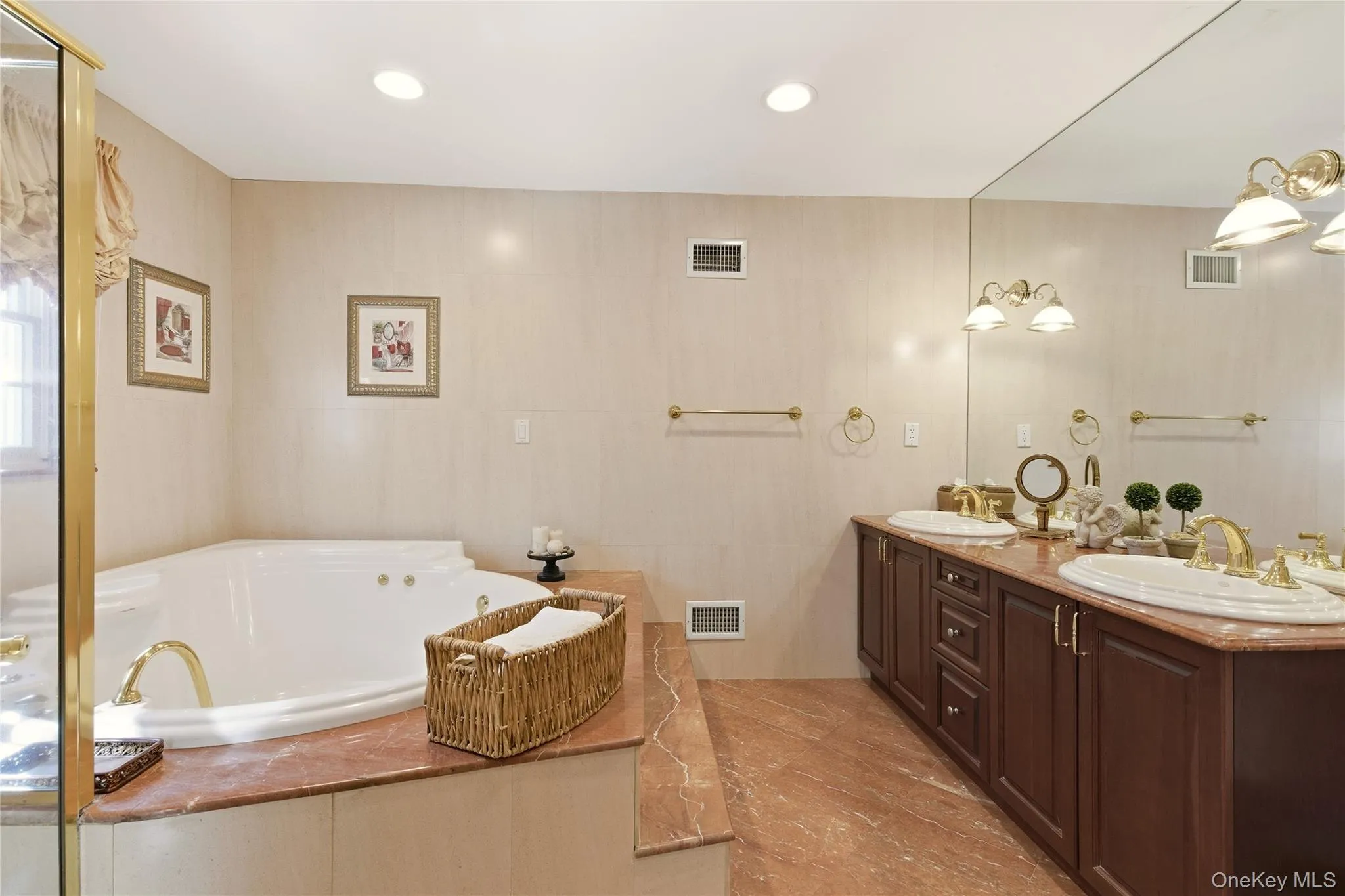 4 Peachtree Lane, North Hempstead, NY, 6 Bedrooms Bedrooms, 11 Rooms Rooms,4 BathroomsBathrooms,Residential,For Rent,Peachtree,0,960397 4 Peachtree Lane, North Hempstead, NY, 6 Bedrooms Bedrooms, 11 Rooms Rooms,4 BathroomsBathrooms,Residential,For Rent,Peachtree,0,960397