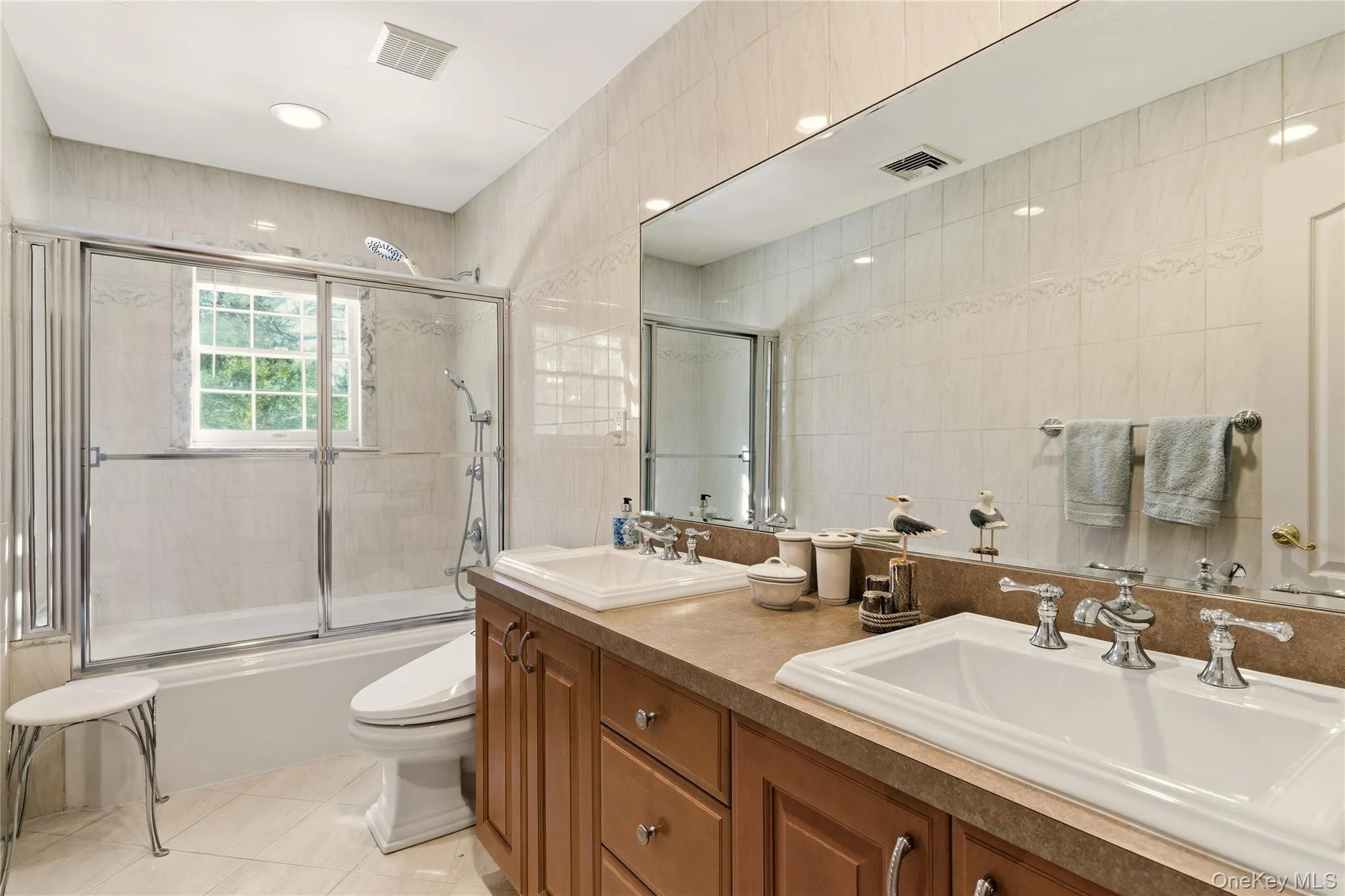 4 Peachtree Lane, North Hempstead, NY, 6 Bedrooms Bedrooms, 11 Rooms Rooms,4 BathroomsBathrooms,Residential,For Rent,Peachtree,0,960397 4 Peachtree Lane, North Hempstead, NY, 6 Bedrooms Bedrooms, 11 Rooms Rooms,4 BathroomsBathrooms,Residential,For Rent,Peachtree,0,960397