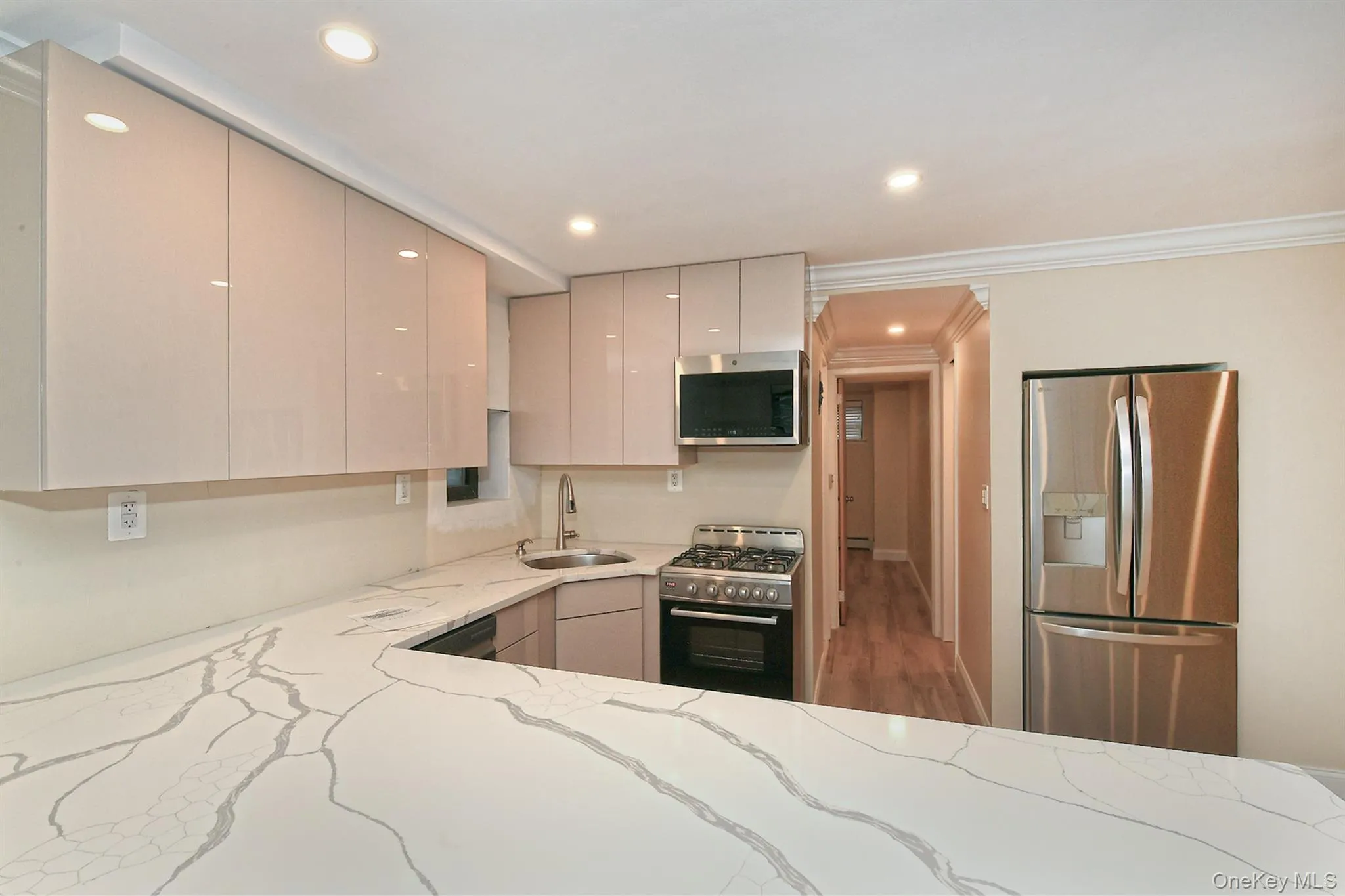 80 Lincoln Avenue, Hempstead, NY, 3 Rooms Rooms,1 BathroomBathrooms,Residential Lease,For Rent,Lincoln,0,960405 80 Lincoln Avenue, Hempstead, NY, 3 Rooms Rooms,1 BathroomBathrooms,Residential Lease,For Rent,Lincoln,0,960405