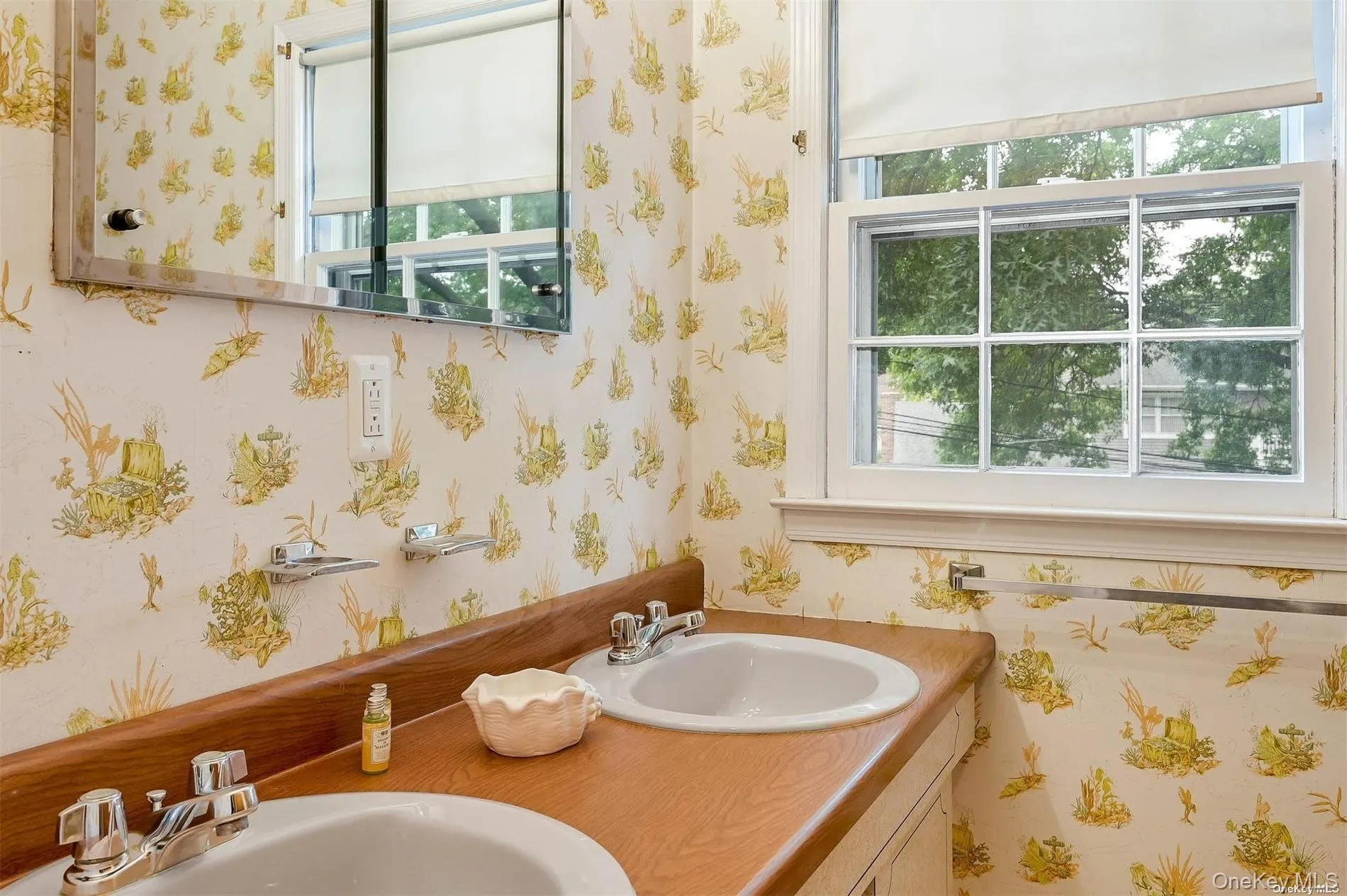 5 Bronze Court, Huntington, NY, 5 Bedrooms Bedrooms, 9 Rooms Rooms,3 BathroomsBathrooms,Residential Lease,For Rent,Bronze,0,960441 5 Bronze Court, Huntington, NY, 5 Bedrooms Bedrooms, 9 Rooms Rooms,3 BathroomsBathrooms,Residential Lease,For Rent,Bronze,0,960441