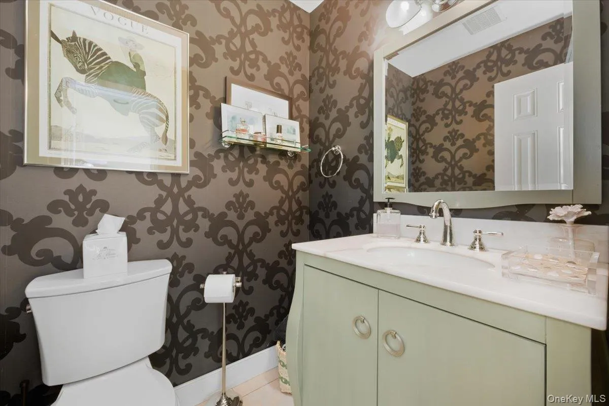 Powder room 1/2 Bath first floor Powder room 1/2 Bath first floor