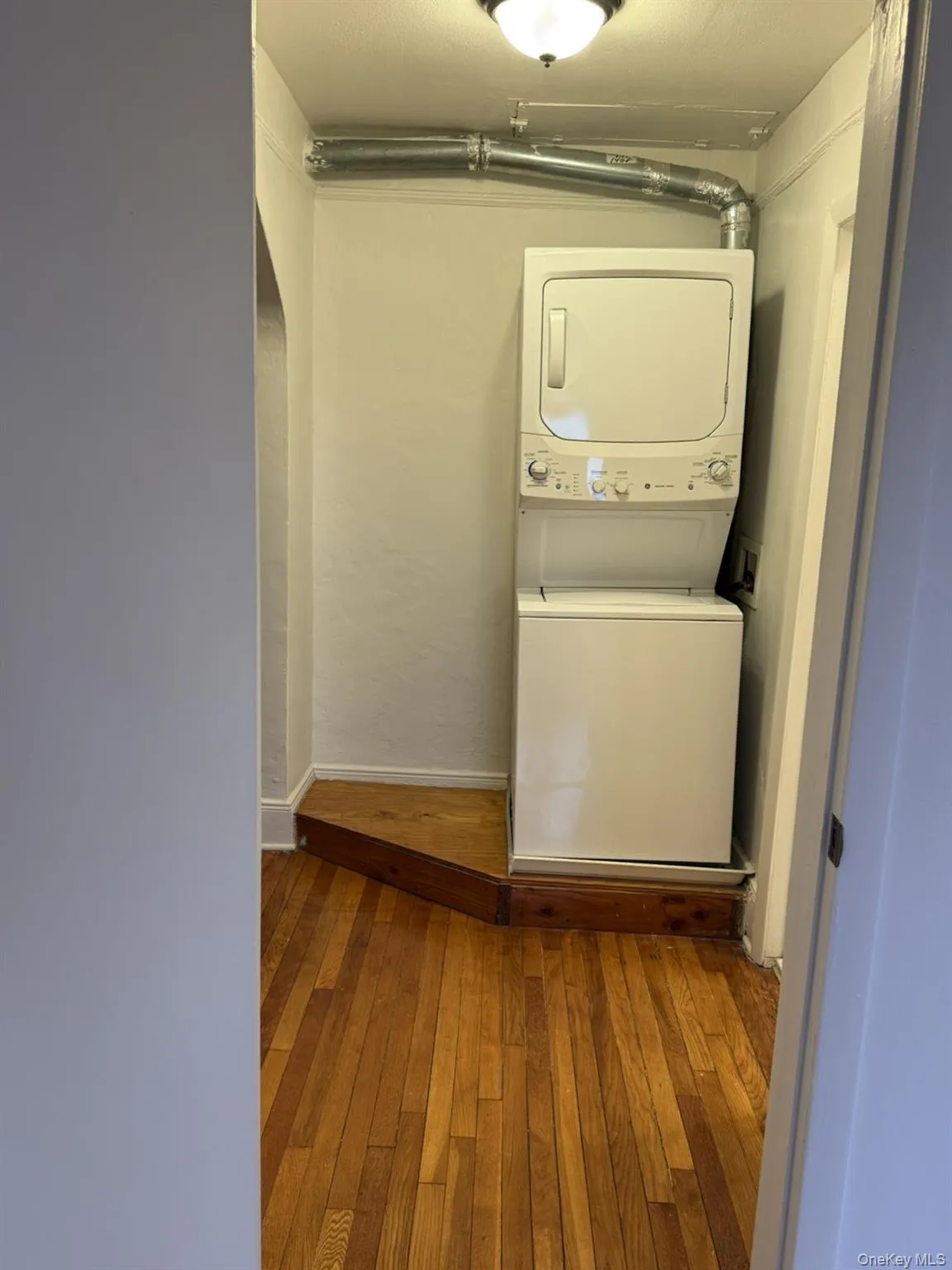 35-25 190th Street, New York, NY, 2 Bedrooms Bedrooms, 5 Rooms Rooms,2 BathroomsBathrooms,Residential Lease,For Rent,190th,0,960497 35-25 190th Street, New York, NY, 2 Bedrooms Bedrooms, 5 Rooms Rooms,2 BathroomsBathrooms,Residential Lease,For Rent,190th,0,960497