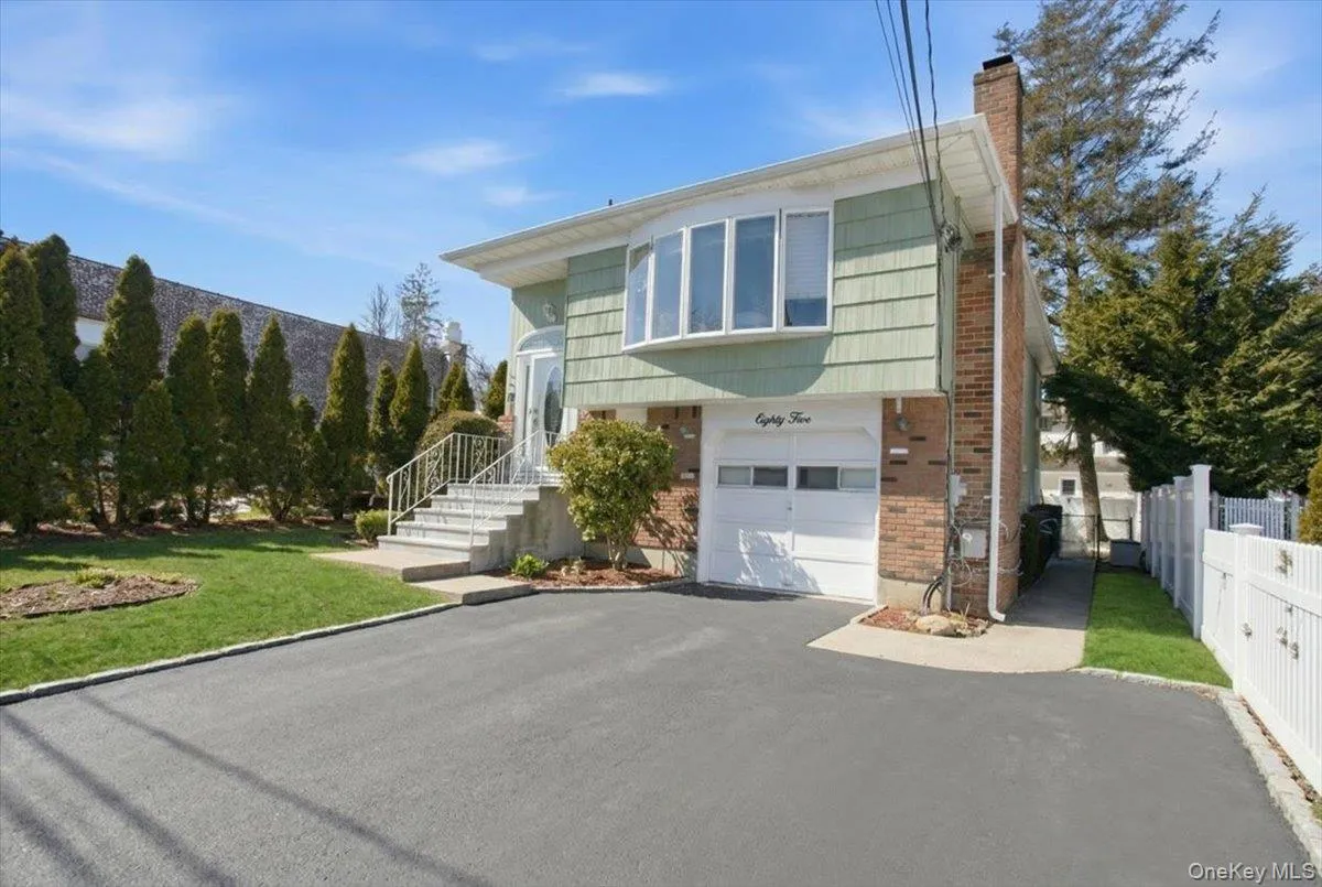 85 Unqua Road, Oyster Bay, NY, 4 Bedrooms Bedrooms, 9 Rooms Rooms,2 BathroomsBathrooms,Residential Sale,For Rent,Unqua,0,960504 85 Unqua Road, Oyster Bay, NY, 4 Bedrooms Bedrooms, 9 Rooms Rooms,2 BathroomsBathrooms,Residential Sale,For Rent,Unqua,0,960504