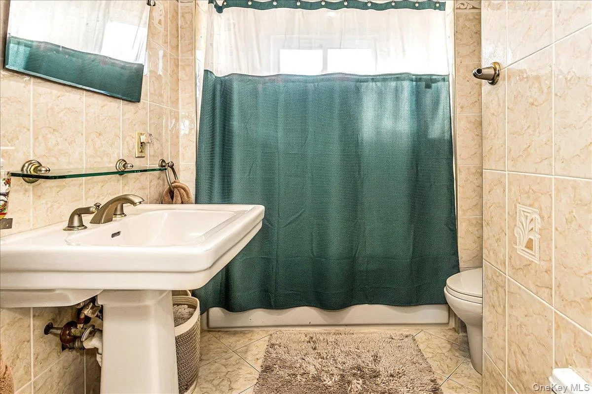 85 Unqua Road, Oyster Bay, NY, 4 Bedrooms Bedrooms, 9 Rooms Rooms,2 BathroomsBathrooms,Residential Sale,For Rent,Unqua,0,960504 85 Unqua Road, Oyster Bay, NY, 4 Bedrooms Bedrooms, 9 Rooms Rooms,2 BathroomsBathrooms,Residential Sale,For Rent,Unqua,0,960504
