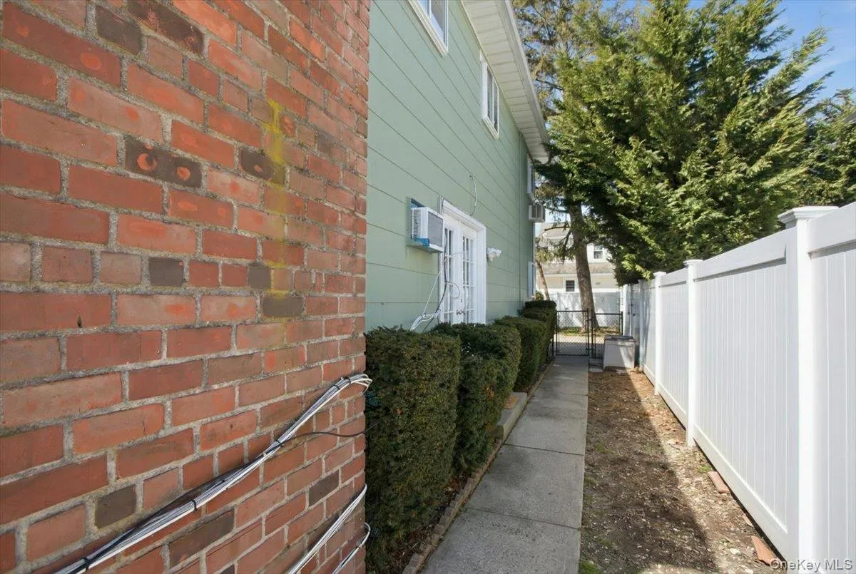 85 Unqua Road, Oyster Bay, NY, 4 Bedrooms Bedrooms, 9 Rooms Rooms,2 BathroomsBathrooms,Residential Sale,For Rent,Unqua,0,960504 85 Unqua Road, Oyster Bay, NY, 4 Bedrooms Bedrooms, 9 Rooms Rooms,2 BathroomsBathrooms,Residential Sale,For Rent,Unqua,0,960504