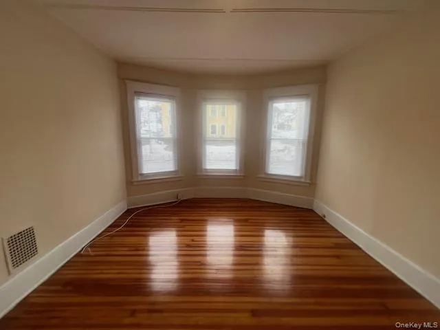 18 Innis Avenue, Poughkeepsie, NY, 3 Bedrooms Bedrooms, 6 Rooms Rooms,1 BathroomBathrooms,Residential Lease,For Rent,Innis,0,960538 18 Innis Avenue, Poughkeepsie, NY, 3 Bedrooms Bedrooms, 6 Rooms Rooms,1 BathroomBathrooms,Residential Lease,For Rent,Innis,0,960538