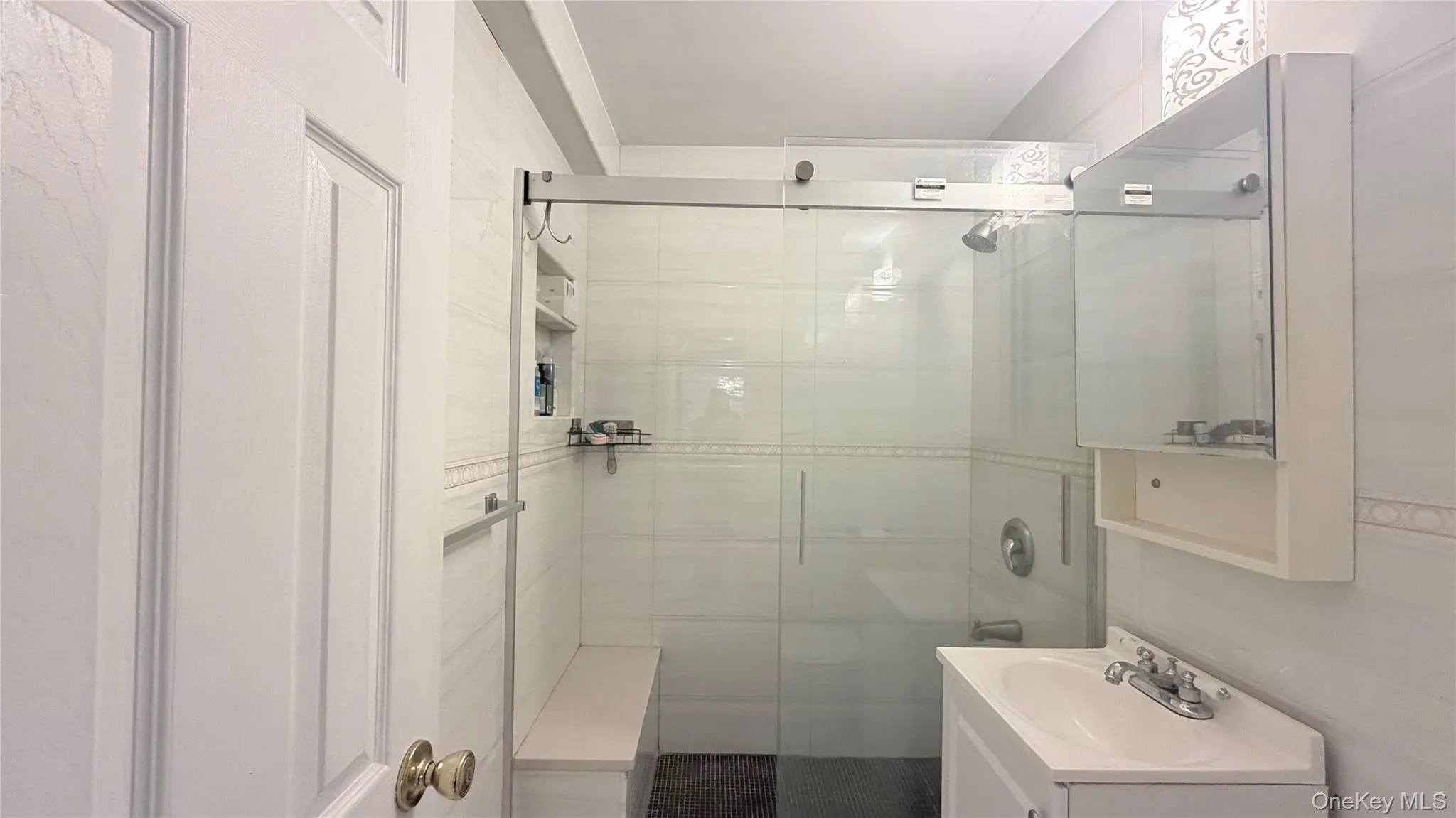 13870 Elder Avenue, New York, NY, 1 Bedroom Bedrooms, 3 Rooms Rooms,1 BathroomBathrooms,Residential,For Rent,Elder,0,960550 13870 Elder Avenue, New York, NY, 1 Bedroom Bedrooms, 3 Rooms Rooms,1 BathroomBathrooms,Residential,For Rent,Elder,0,960550