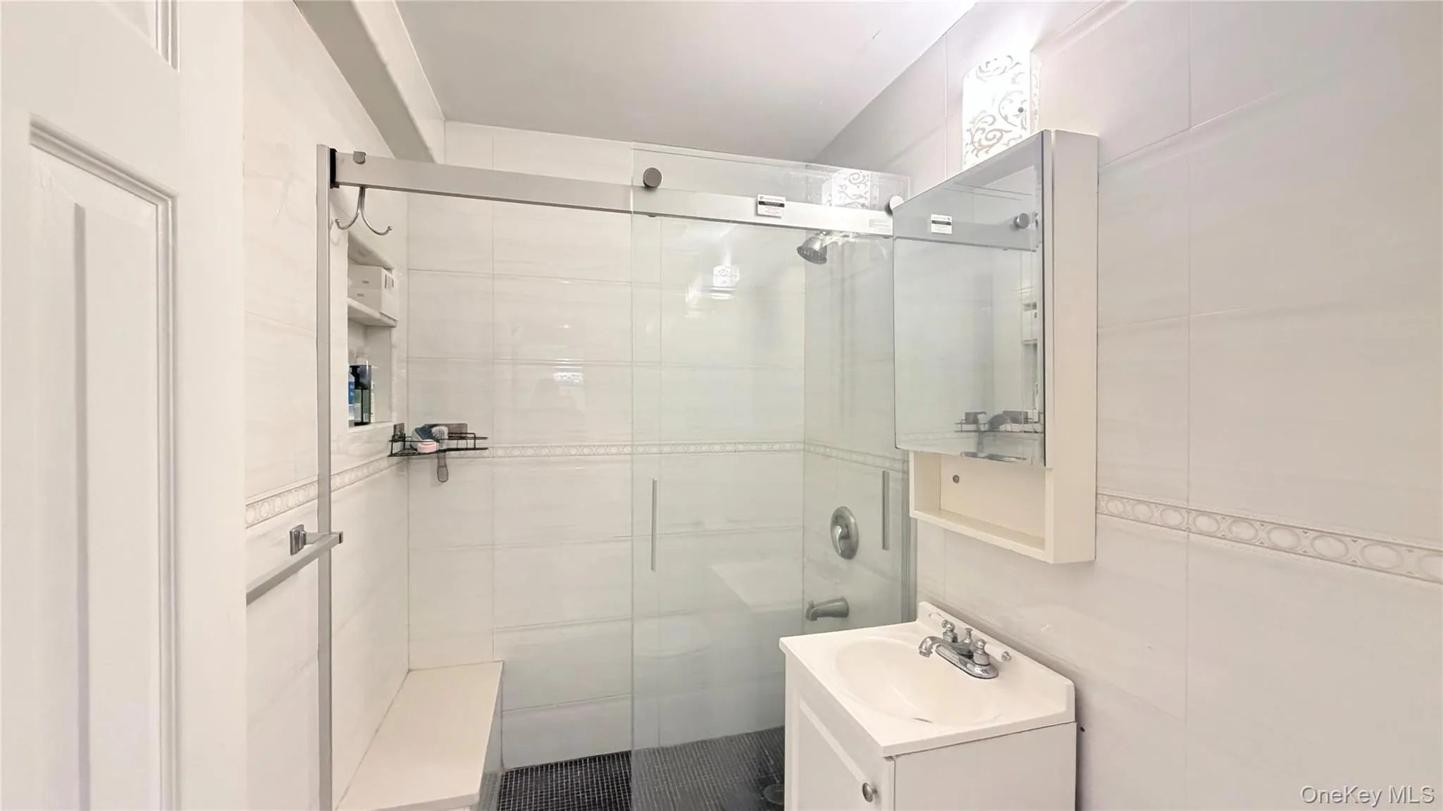 13870 Elder Avenue, New York, NY, 1 Bedroom Bedrooms, 3 Rooms Rooms,1 BathroomBathrooms,Residential,For Rent,Elder,0,960550 13870 Elder Avenue, New York, NY, 1 Bedroom Bedrooms, 3 Rooms Rooms,1 BathroomBathrooms,Residential,For Rent,Elder,0,960550