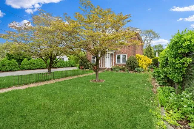 1030 Glen Cove Avenue, Oyster Bay, NY, 4 Bedrooms Bedrooms, 8 Rooms Rooms,1 BathroomBathrooms,Residential Lease,For Rent,Glen Cove,0,960570 1030 Glen Cove Avenue, Oyster Bay, NY, 4 Bedrooms Bedrooms, 8 Rooms Rooms,1 BathroomBathrooms,Residential Lease,For Rent,Glen Cove,0,960570