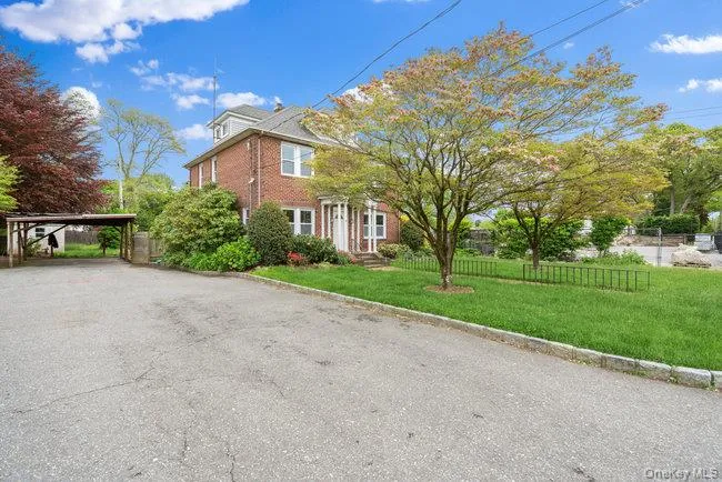 1030 Glen Cove Avenue, Oyster Bay, NY, 4 Bedrooms Bedrooms, 8 Rooms Rooms,1 BathroomBathrooms,Residential Lease,For Rent,Glen Cove,0,960570 1030 Glen Cove Avenue, Oyster Bay, NY, 4 Bedrooms Bedrooms, 8 Rooms Rooms,1 BathroomBathrooms,Residential Lease,For Rent,Glen Cove,0,960570