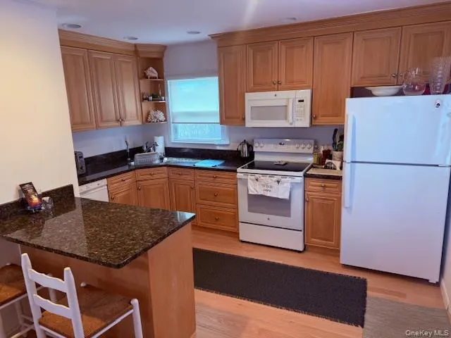 16 Magee Drive, Southampton, NY, 3 Bedrooms Bedrooms, 7 Rooms Rooms,2 BathroomsBathrooms,Residential Lease,For Rent,Magee,0,960573 16 Magee Drive, Southampton, NY, 3 Bedrooms Bedrooms, 7 Rooms Rooms,2 BathroomsBathrooms,Residential Lease,For Rent,Magee,0,960573