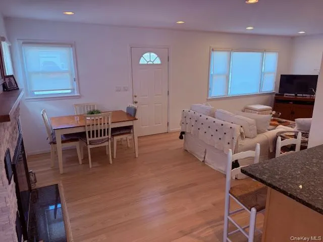 16 Magee Drive, Southampton, NY, 3 Bedrooms Bedrooms, 7 Rooms Rooms,2 BathroomsBathrooms,Residential Lease,For Rent,Magee,0,960573 16 Magee Drive, Southampton, NY, 3 Bedrooms Bedrooms, 7 Rooms Rooms,2 BathroomsBathrooms,Residential Lease,For Rent,Magee,0,960573