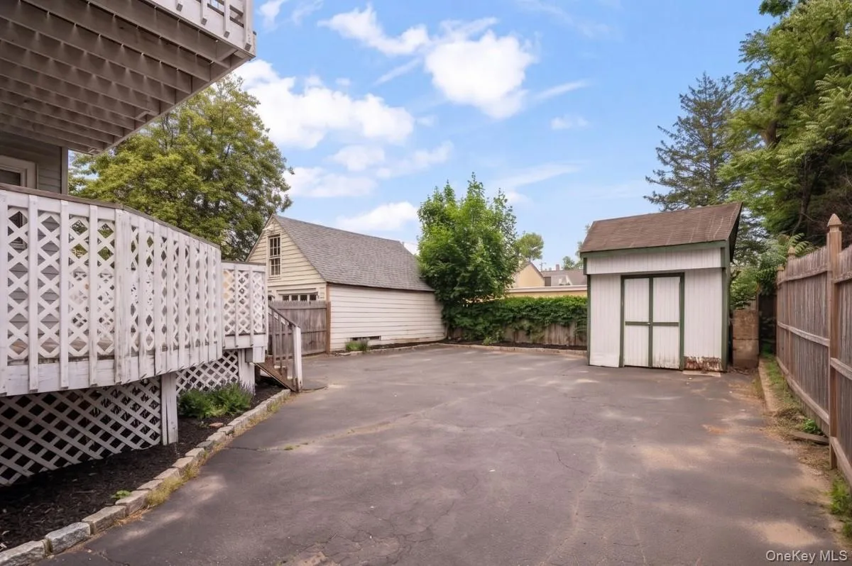 75 Maxwell Avenue, Oyster Bay, NY, 2 Bedrooms Bedrooms, 5 Rooms Rooms,1 BathroomBathrooms,Residential Lease,For Rent,Maxwell,0,960578 75 Maxwell Avenue, Oyster Bay, NY, 2 Bedrooms Bedrooms, 5 Rooms Rooms,1 BathroomBathrooms,Residential Lease,For Rent,Maxwell,0,960578