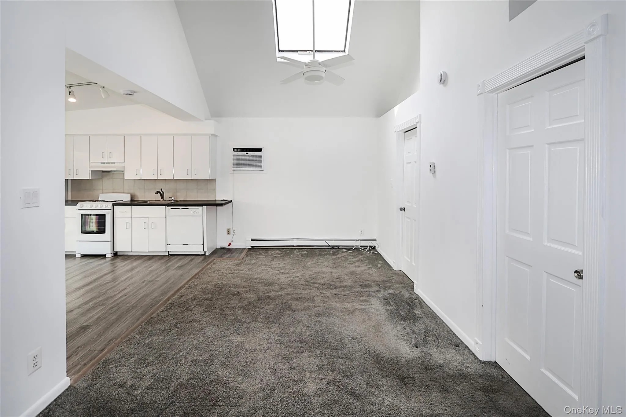 75 Maxwell Avenue, Oyster Bay, NY, 2 Bedrooms Bedrooms, 5 Rooms Rooms,1 BathroomBathrooms,Residential Lease,For Rent,Maxwell,0,960578 75 Maxwell Avenue, Oyster Bay, NY, 2 Bedrooms Bedrooms, 5 Rooms Rooms,1 BathroomBathrooms,Residential Lease,For Rent,Maxwell,0,960578