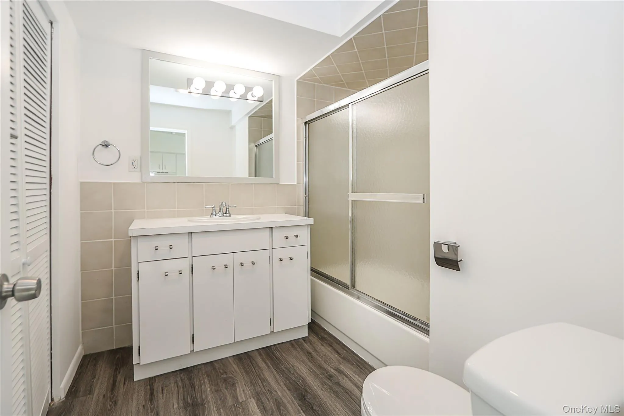 75 Maxwell Avenue, Oyster Bay, NY, 2 Bedrooms Bedrooms, 5 Rooms Rooms,1 BathroomBathrooms,Residential Lease,For Rent,Maxwell,0,960578 75 Maxwell Avenue, Oyster Bay, NY, 2 Bedrooms Bedrooms, 5 Rooms Rooms,1 BathroomBathrooms,Residential Lease,For Rent,Maxwell,0,960578