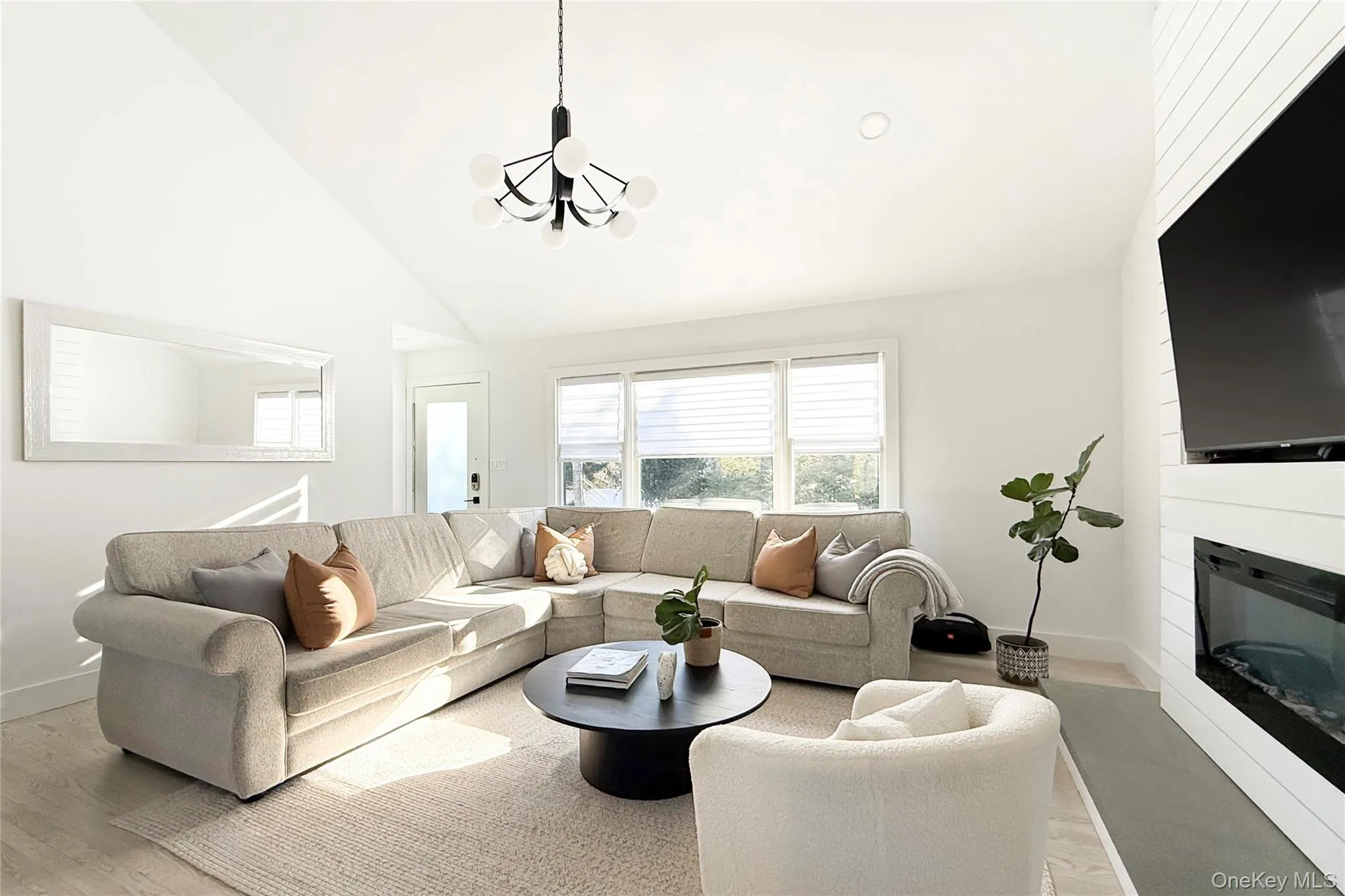 121 Ponquogue Avenue, Southampton, NY, 3 Bedrooms Bedrooms, 8 Rooms Rooms,3 BathroomsBathrooms,Residential Lease,For Rent,Ponquogue,0,960586 121 Ponquogue Avenue, Southampton, NY, 3 Bedrooms Bedrooms, 8 Rooms Rooms,3 BathroomsBathrooms,Residential Lease,For Rent,Ponquogue,0,960586