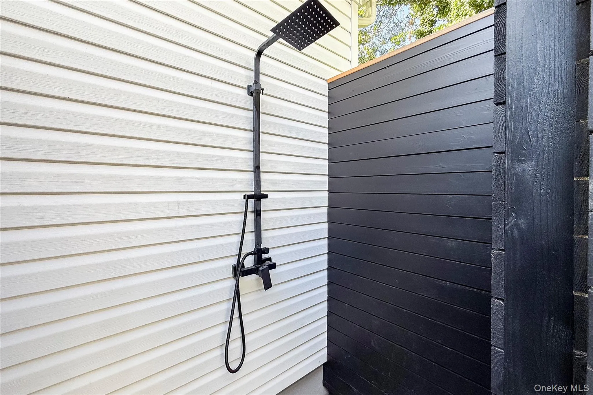 121 Ponquogue Avenue, Southampton, NY, 3 Bedrooms Bedrooms, 8 Rooms Rooms,3 BathroomsBathrooms,Residential Lease,For Rent,Ponquogue,0,960586 121 Ponquogue Avenue, Southampton, NY, 3 Bedrooms Bedrooms, 8 Rooms Rooms,3 BathroomsBathrooms,Residential Lease,For Rent,Ponquogue,0,960586