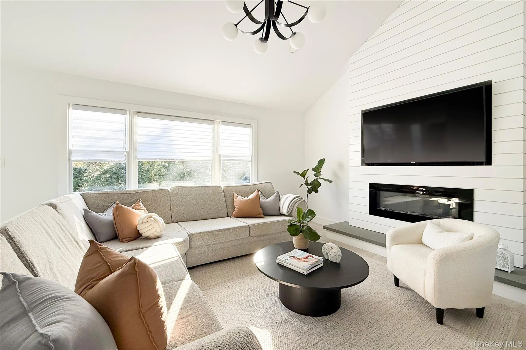 121 Ponquogue Avenue, Southampton, NY, 3 Bedrooms Bedrooms, 8 Rooms Rooms,3 BathroomsBathrooms,Residential Lease,For Rent,Ponquogue,0,960586 121 Ponquogue Avenue, Southampton, NY, 3 Bedrooms Bedrooms, 8 Rooms Rooms,3 BathroomsBathrooms,Residential Lease,For Rent,Ponquogue,0,960586