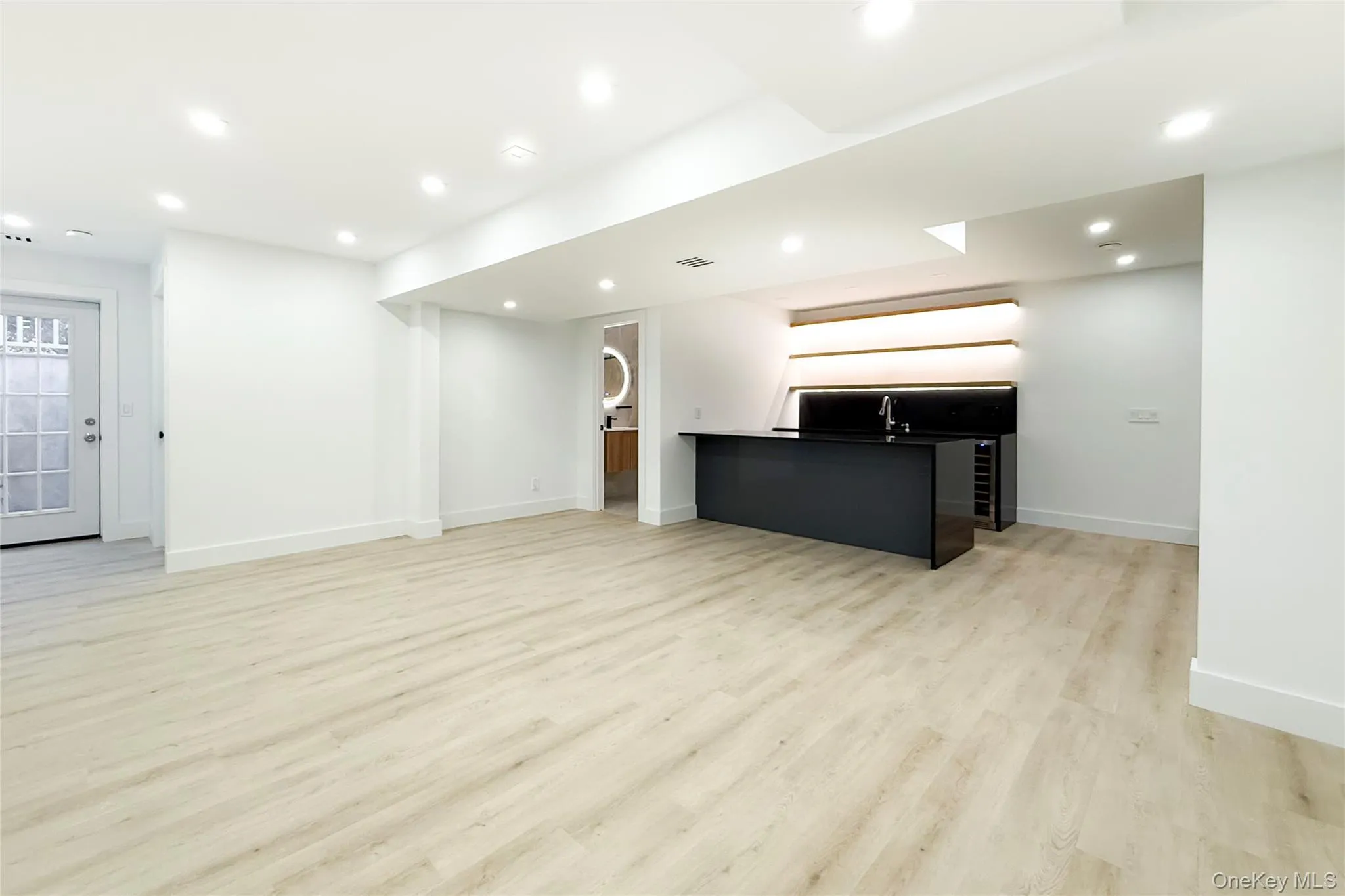 121 Ponquogue Avenue, Southampton, NY, 3 Bedrooms Bedrooms, 8 Rooms Rooms,3 BathroomsBathrooms,Residential Lease,For Rent,Ponquogue,0,960586 121 Ponquogue Avenue, Southampton, NY, 3 Bedrooms Bedrooms, 8 Rooms Rooms,3 BathroomsBathrooms,Residential Lease,For Rent,Ponquogue,0,960586