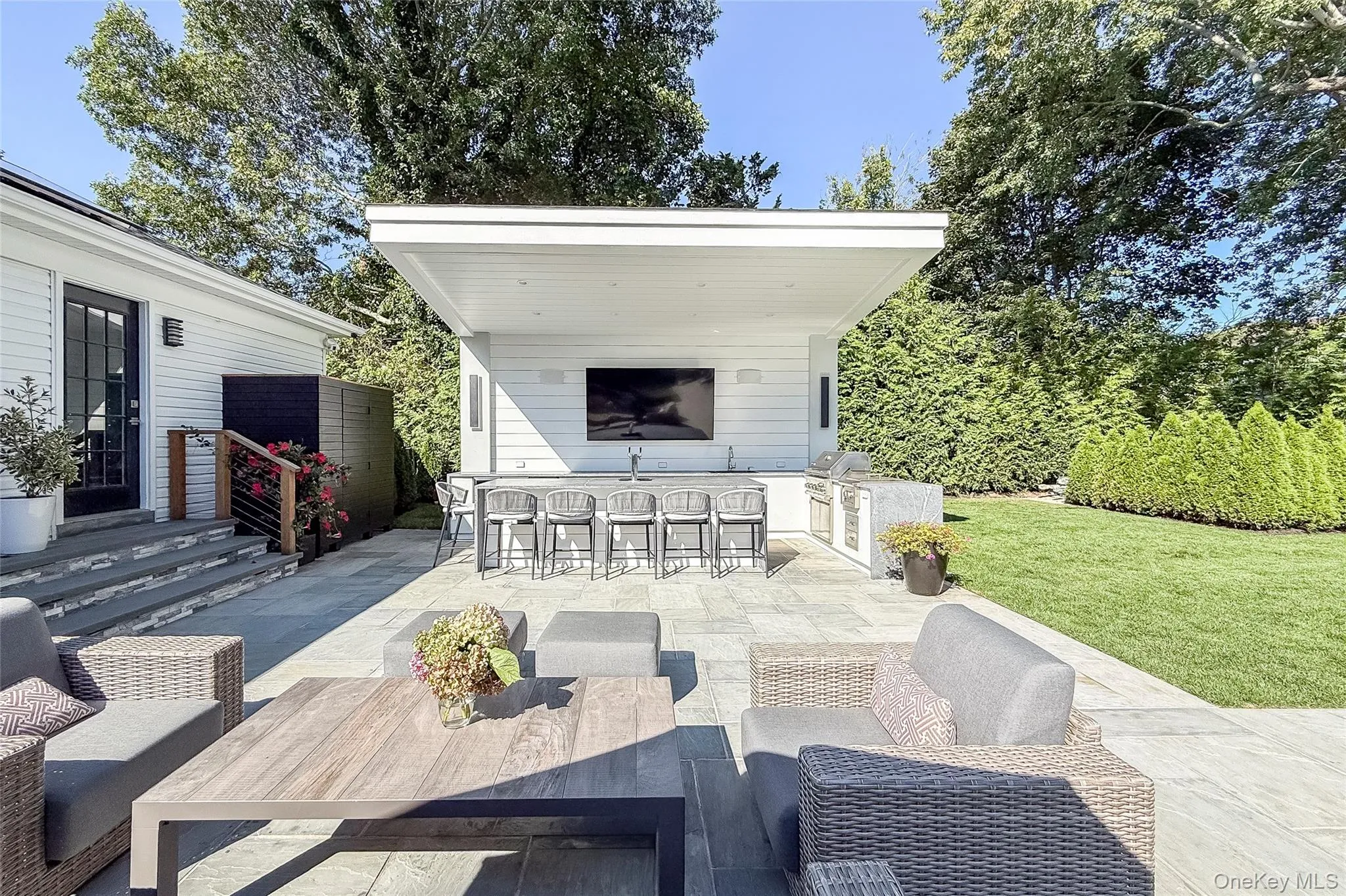 121 Ponquogue Avenue, Southampton, NY, 3 Bedrooms Bedrooms, 8 Rooms Rooms,3 BathroomsBathrooms,Residential Lease,For Rent,Ponquogue,0,960586 121 Ponquogue Avenue, Southampton, NY, 3 Bedrooms Bedrooms, 8 Rooms Rooms,3 BathroomsBathrooms,Residential Lease,For Rent,Ponquogue,0,960586